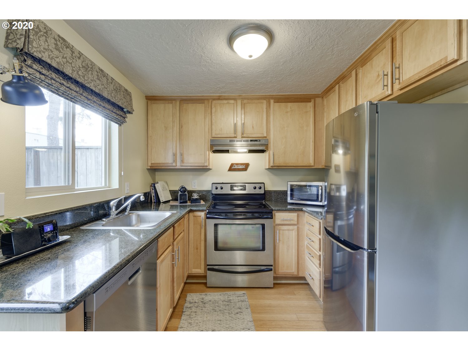 Photo #4: 20490743 Listing 