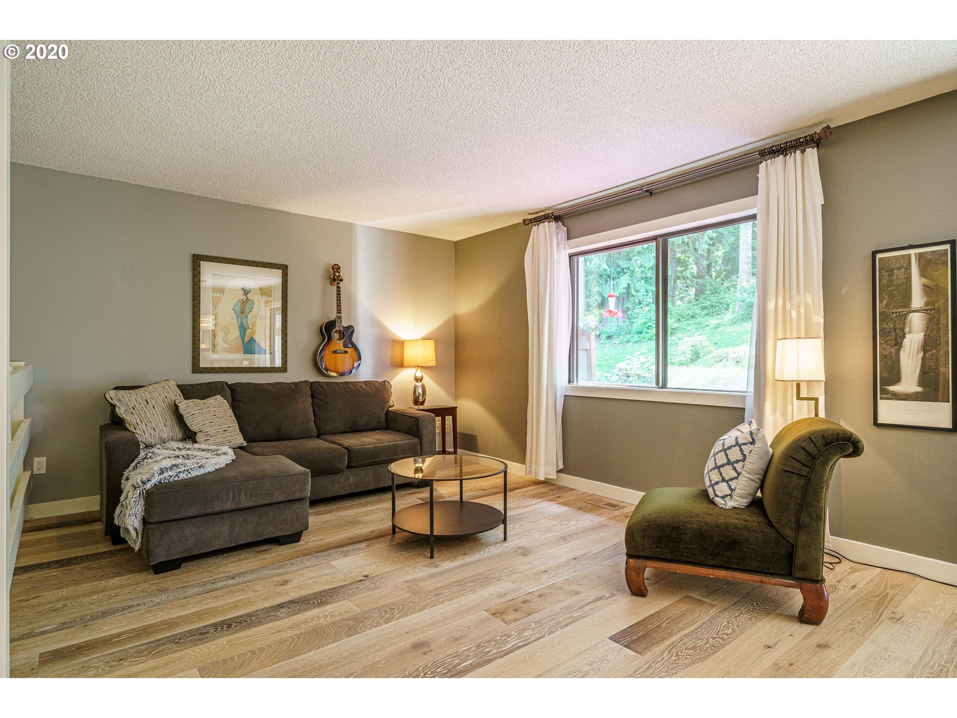 Photo #2: 20494825 Listing 