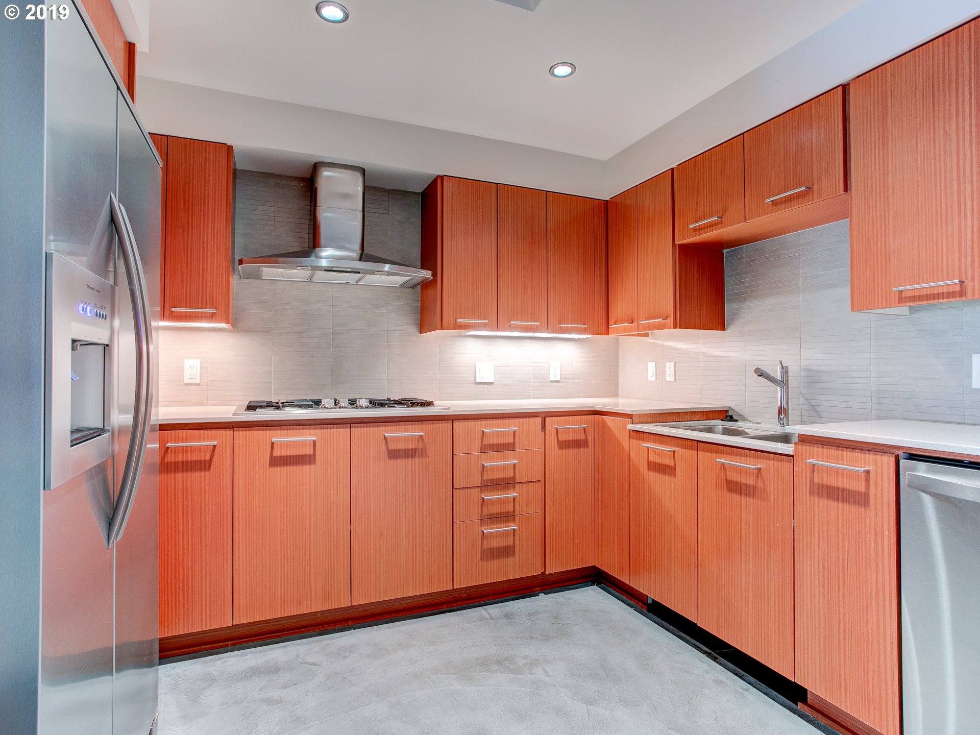 Photo #6: 20500620 Listing 