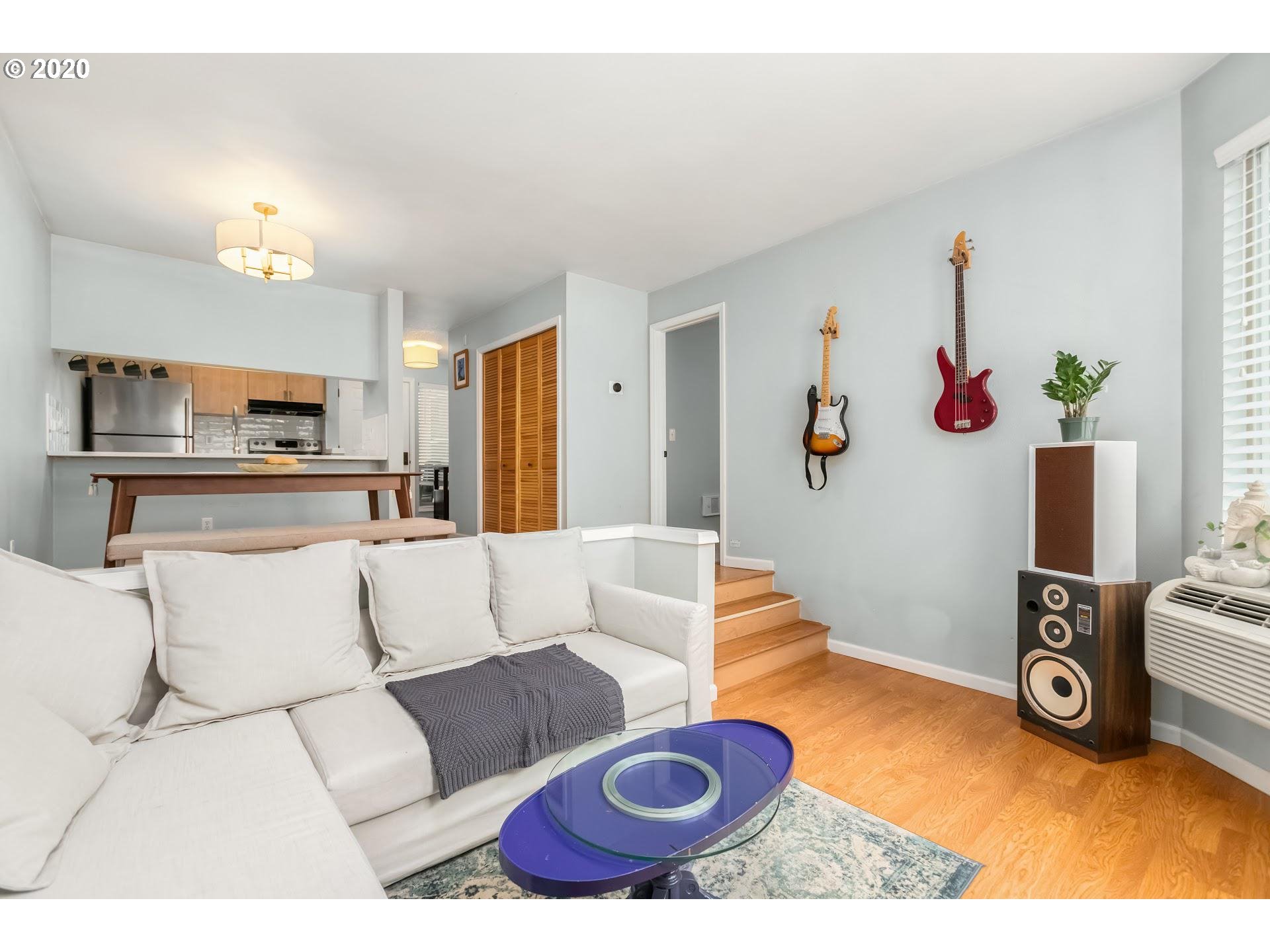 Photo #3: 20501177 Listing 