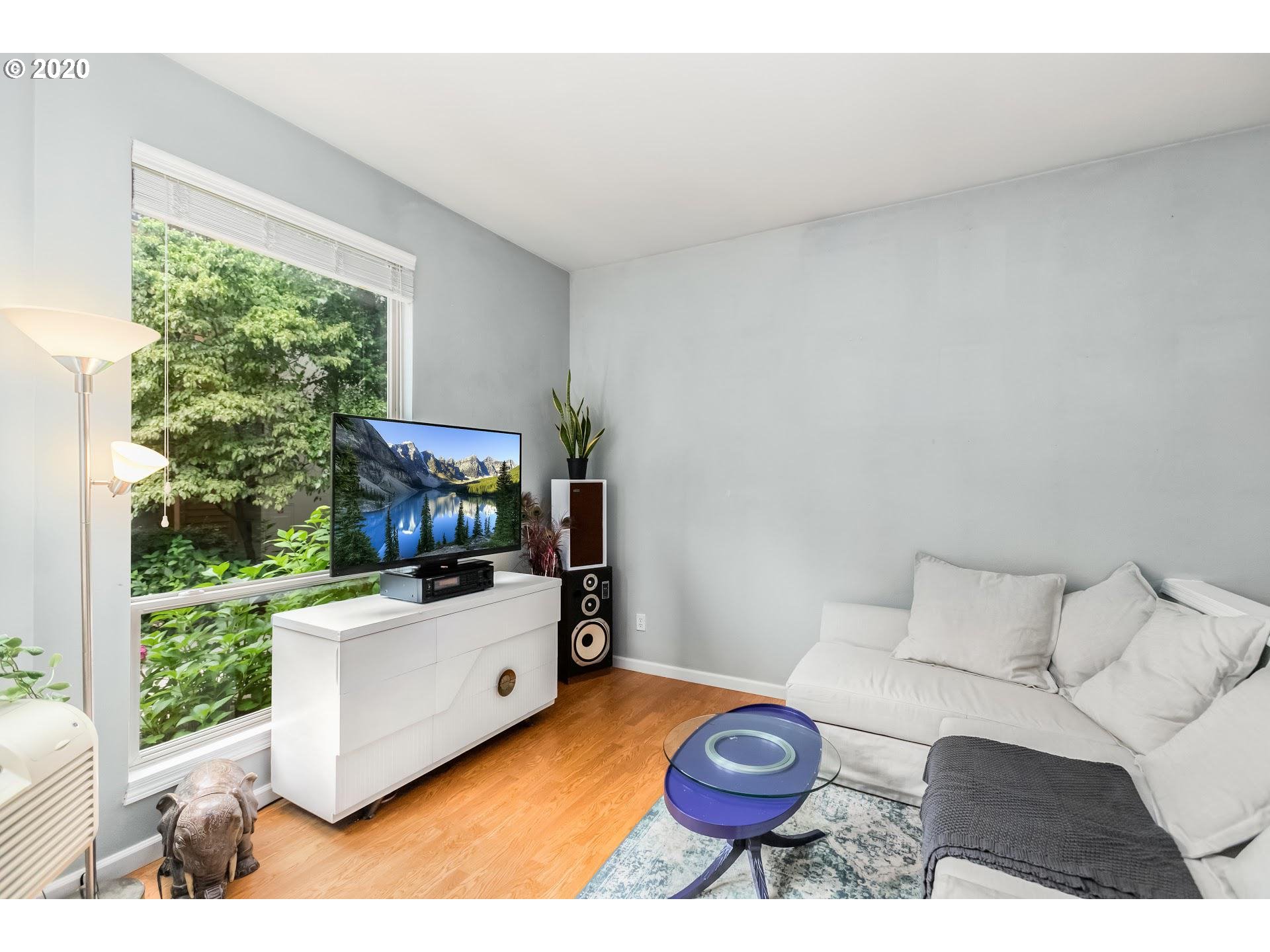 Photo #2: 20501177 Listing 