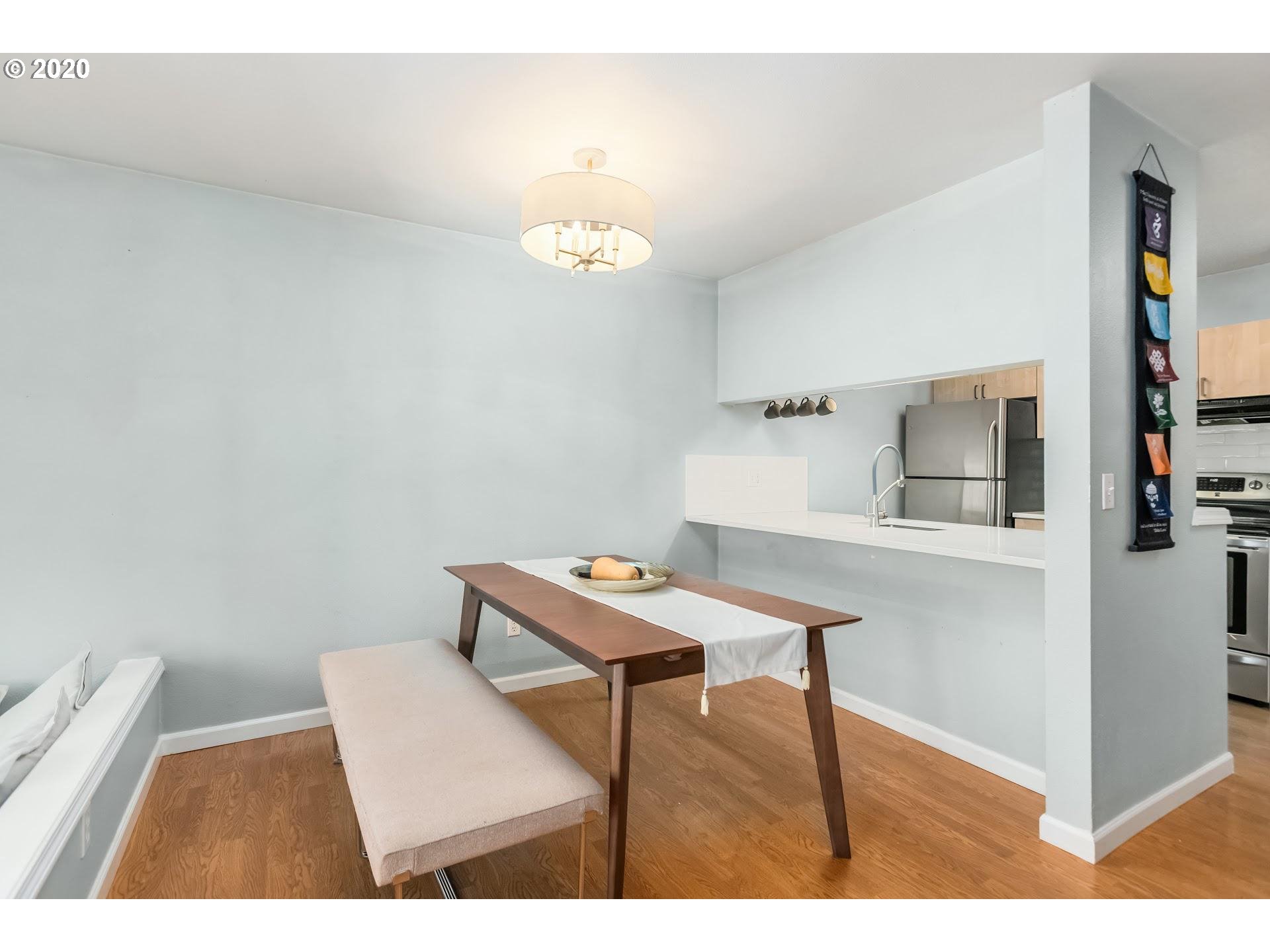 Photo #5: 20501177 Listing 