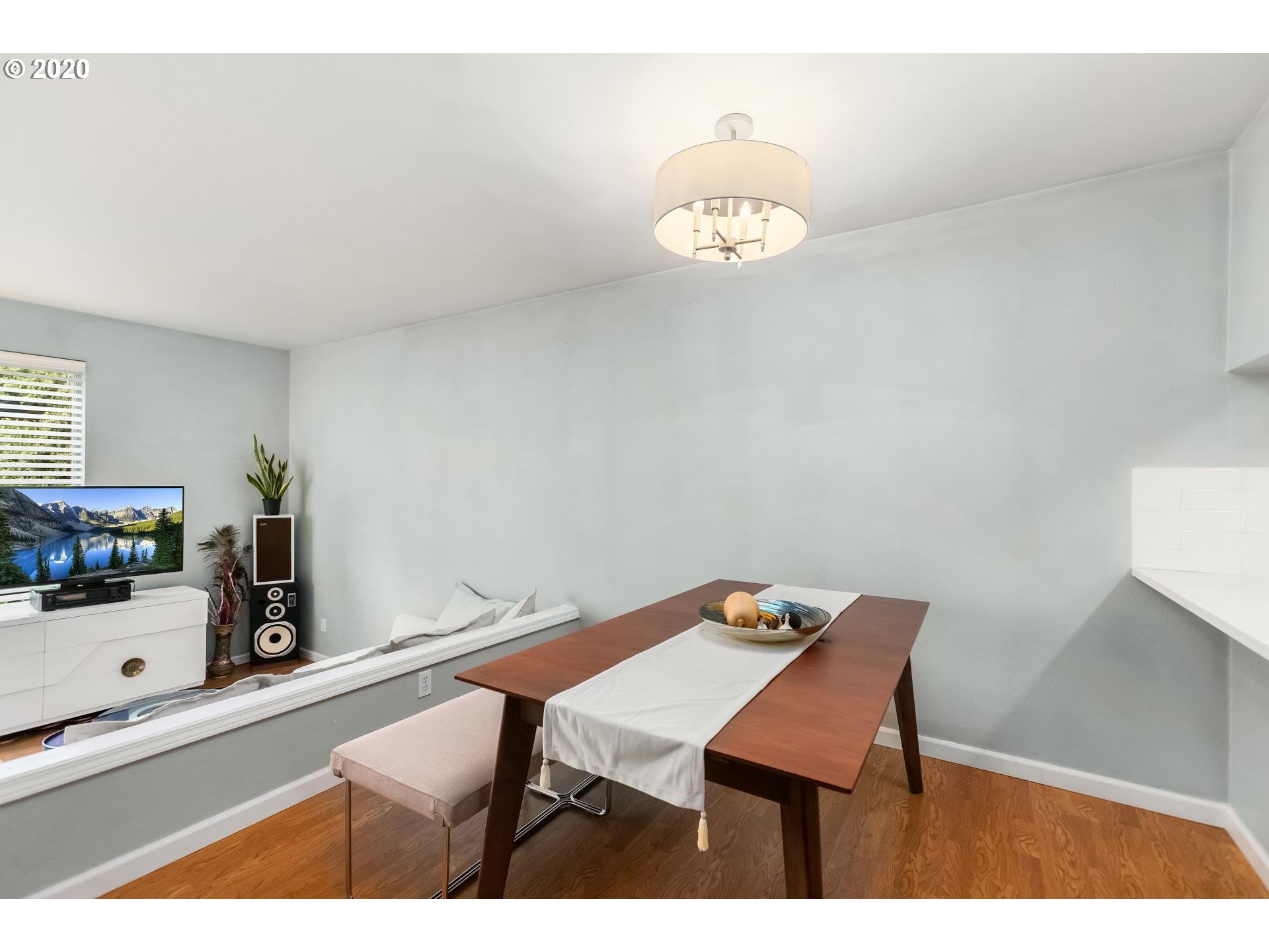 Photo #4: 20501177 Listing 