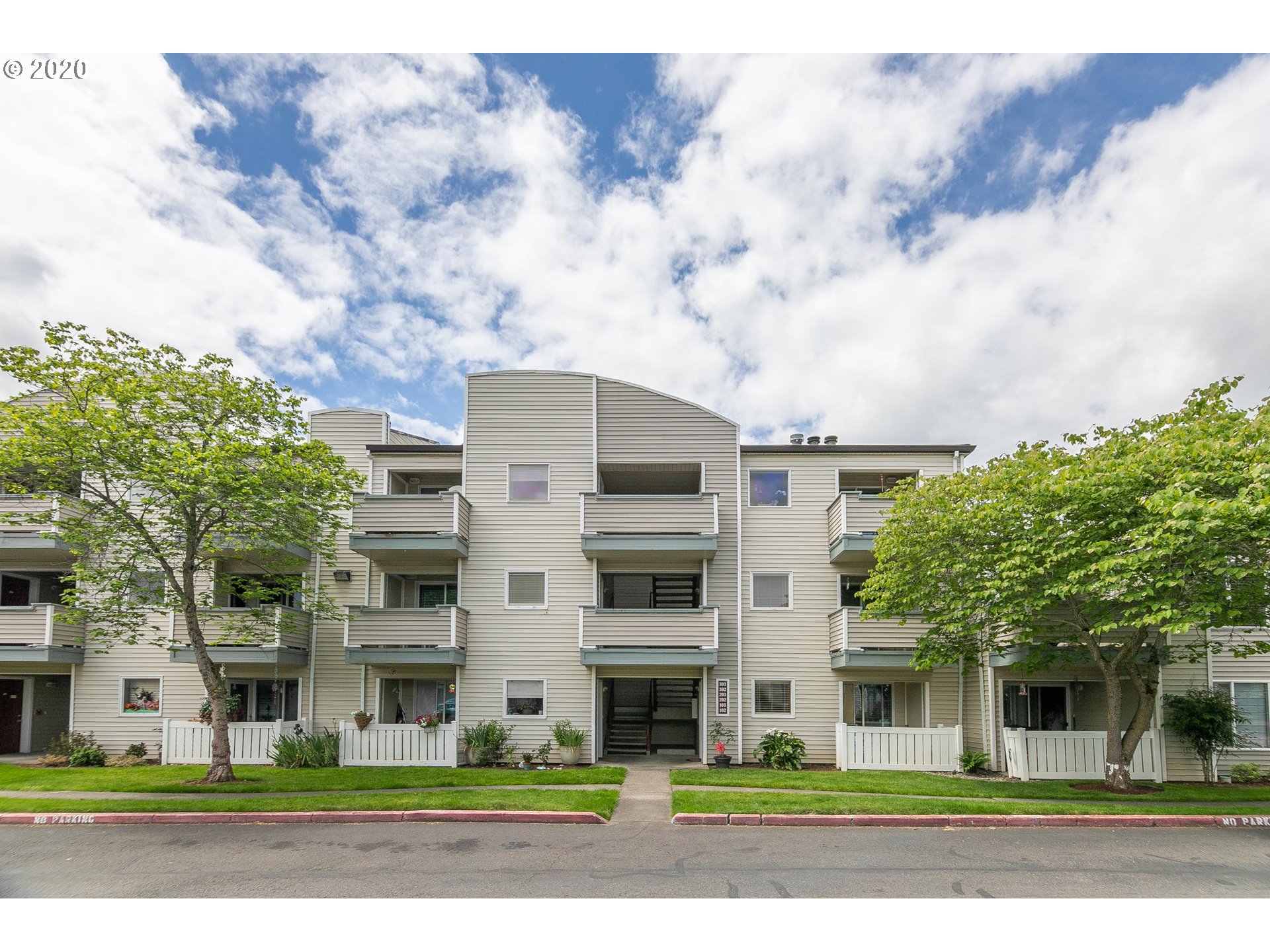 MLS: 20504151 Condo For Sale