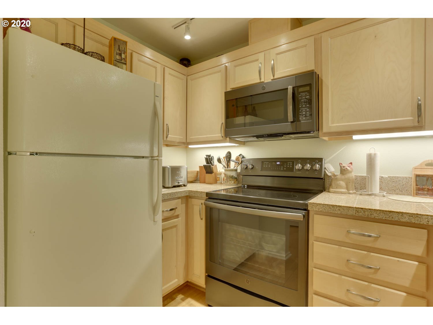 Photo #2: 20512664 Listing 