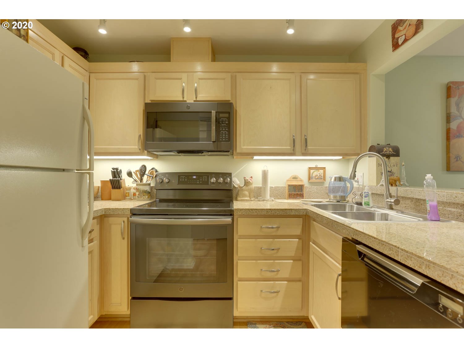 Photo #3: 20512664 Listing 