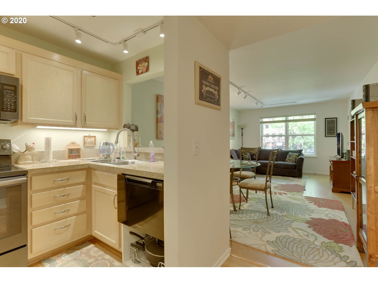 Photo #4: 20512664 Listing 