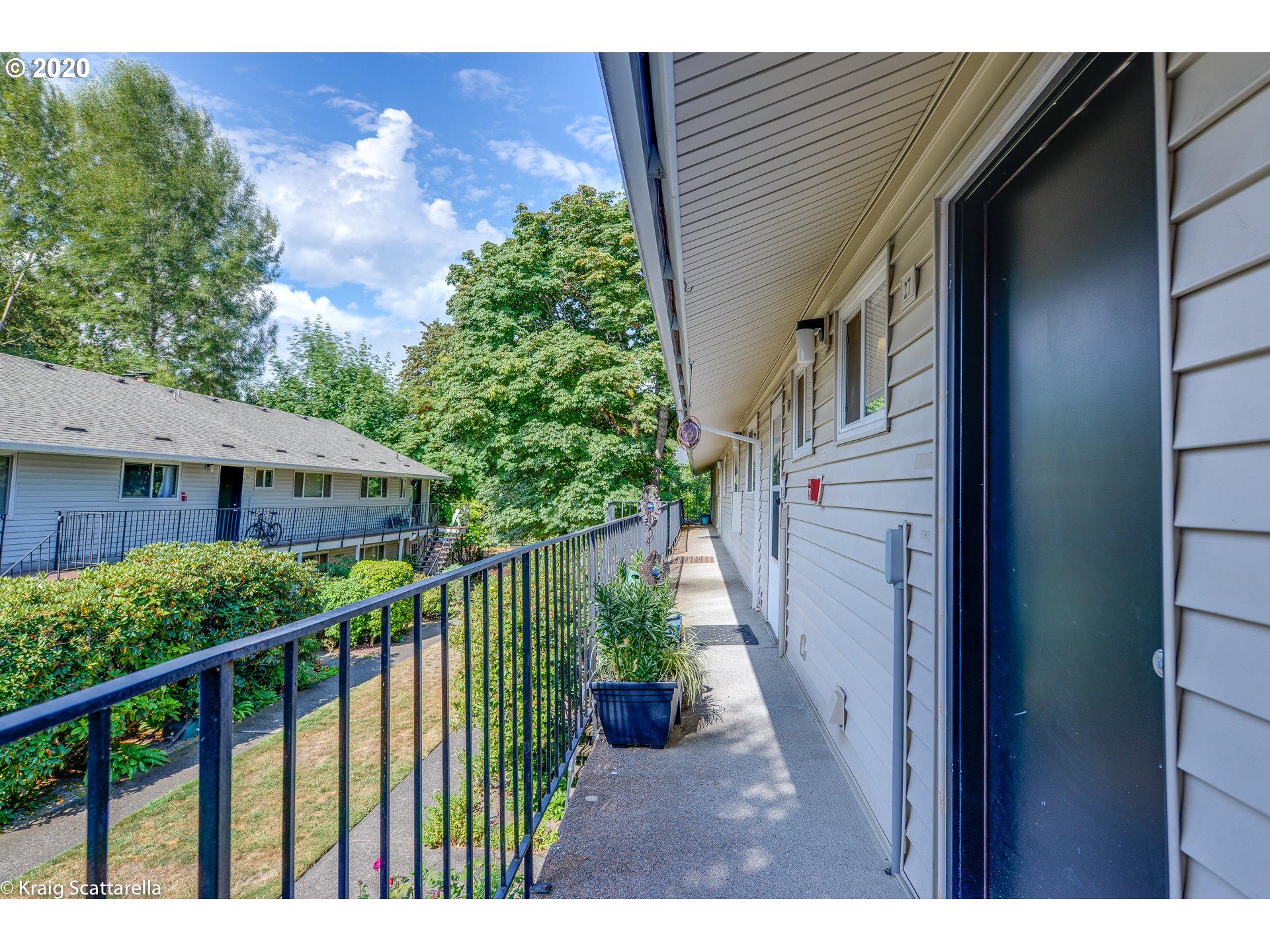 Photo #2: 20516929 Listing 