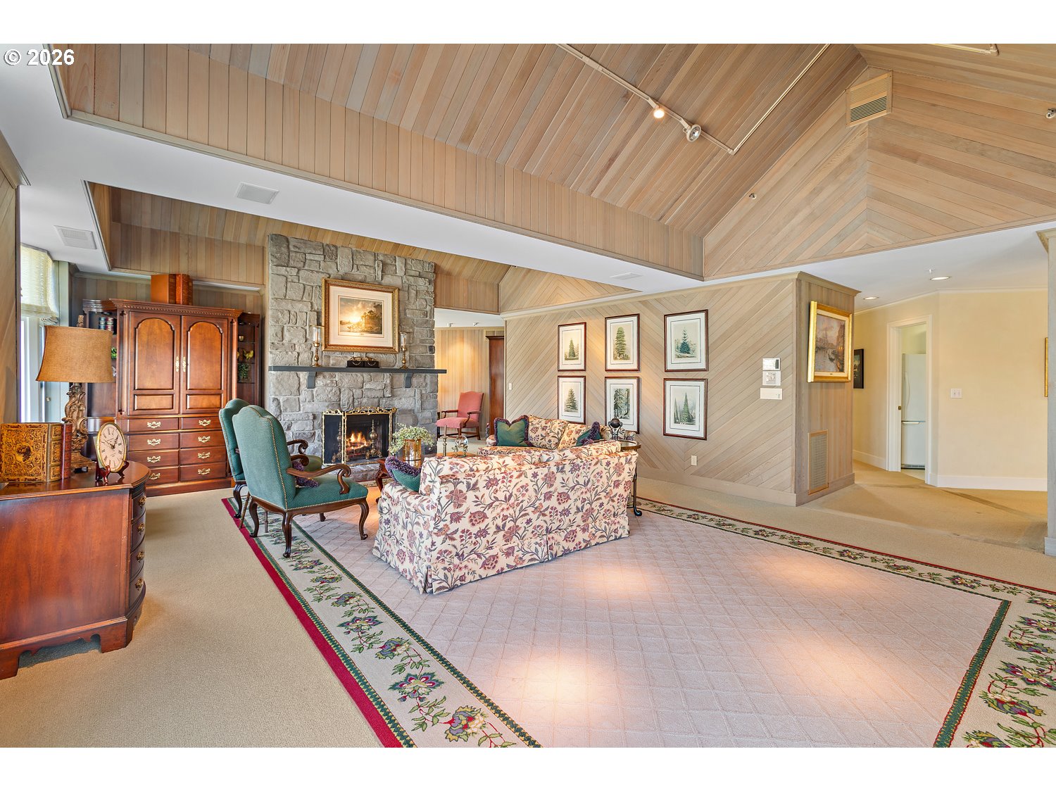 Photo #4: 205173824 Listing: Photo #4