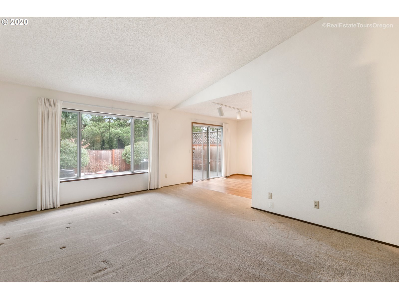 Photo #6: 20519281 Listing 