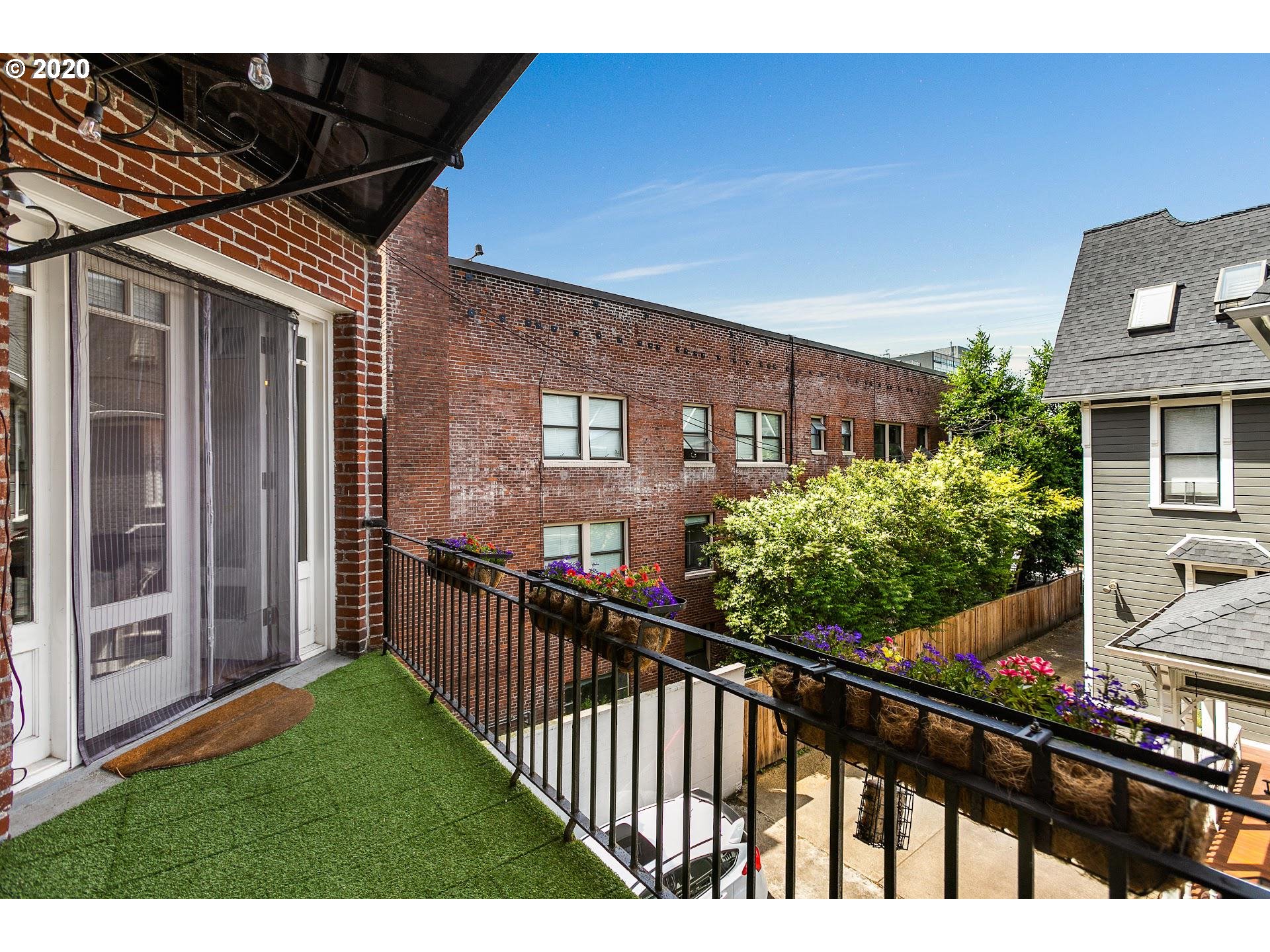 Photo #2: 20521555 Listing 