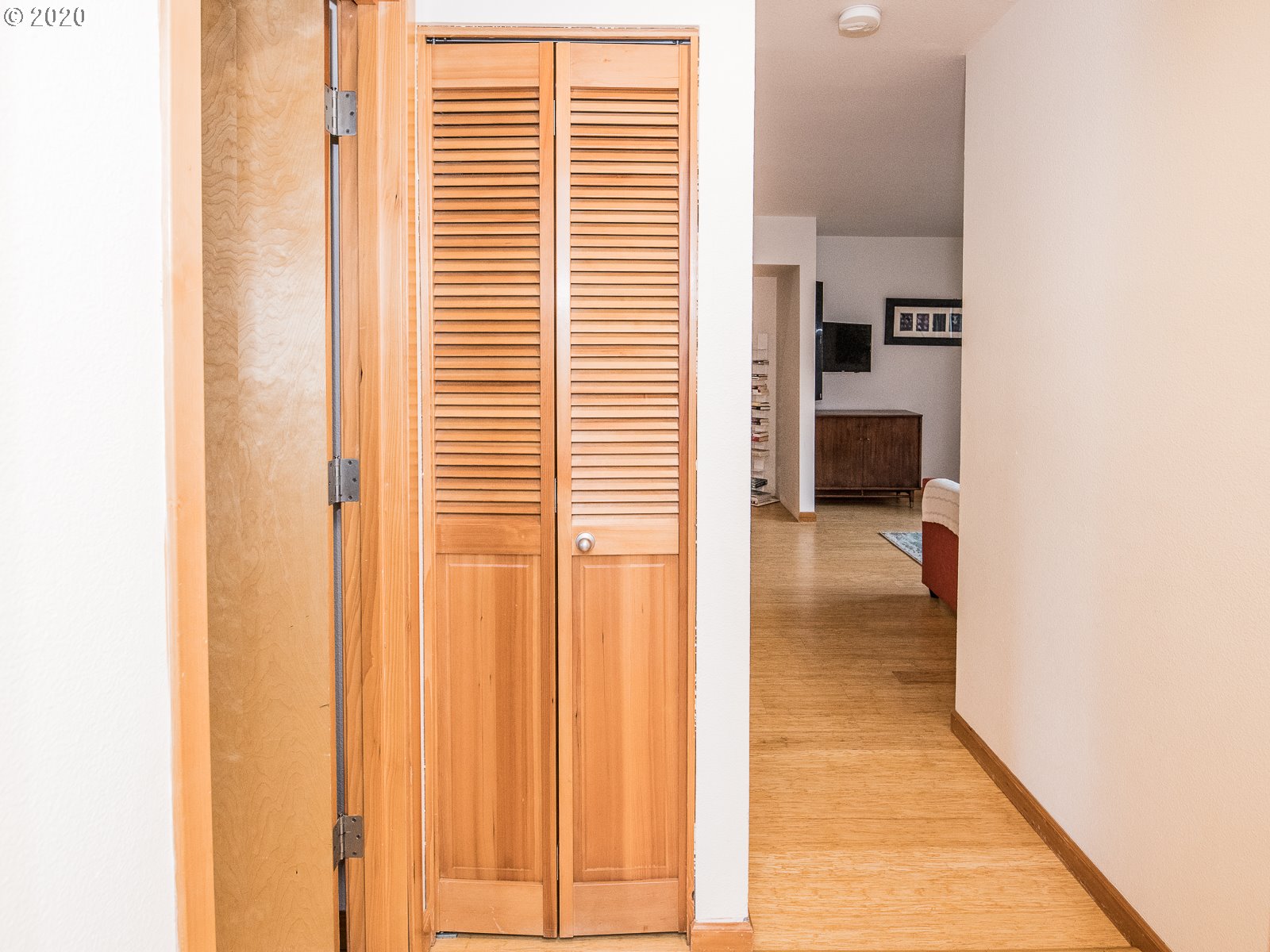 Photo #6: 20523475 Listing 