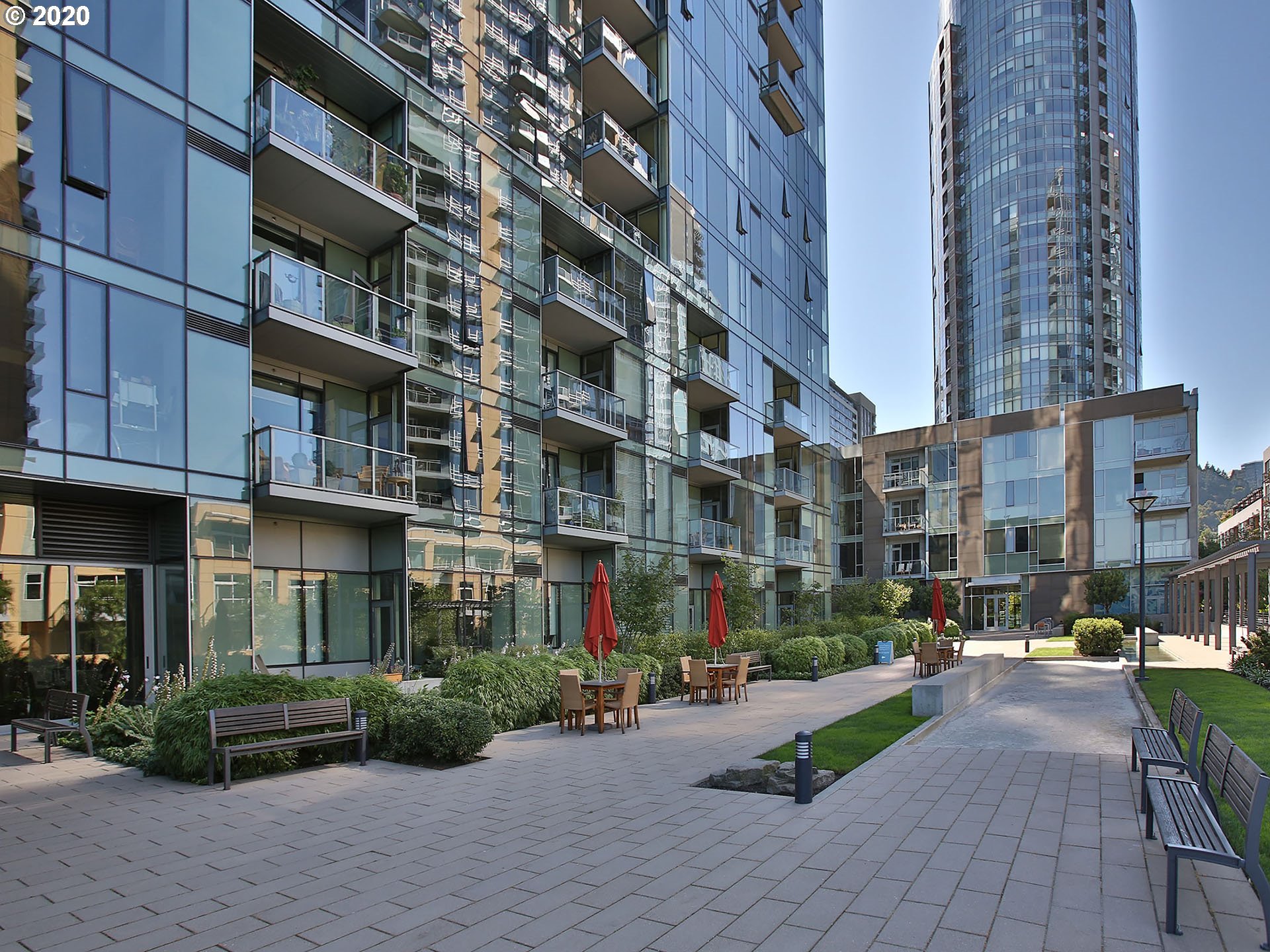Photo #5: 20525729 Listing 