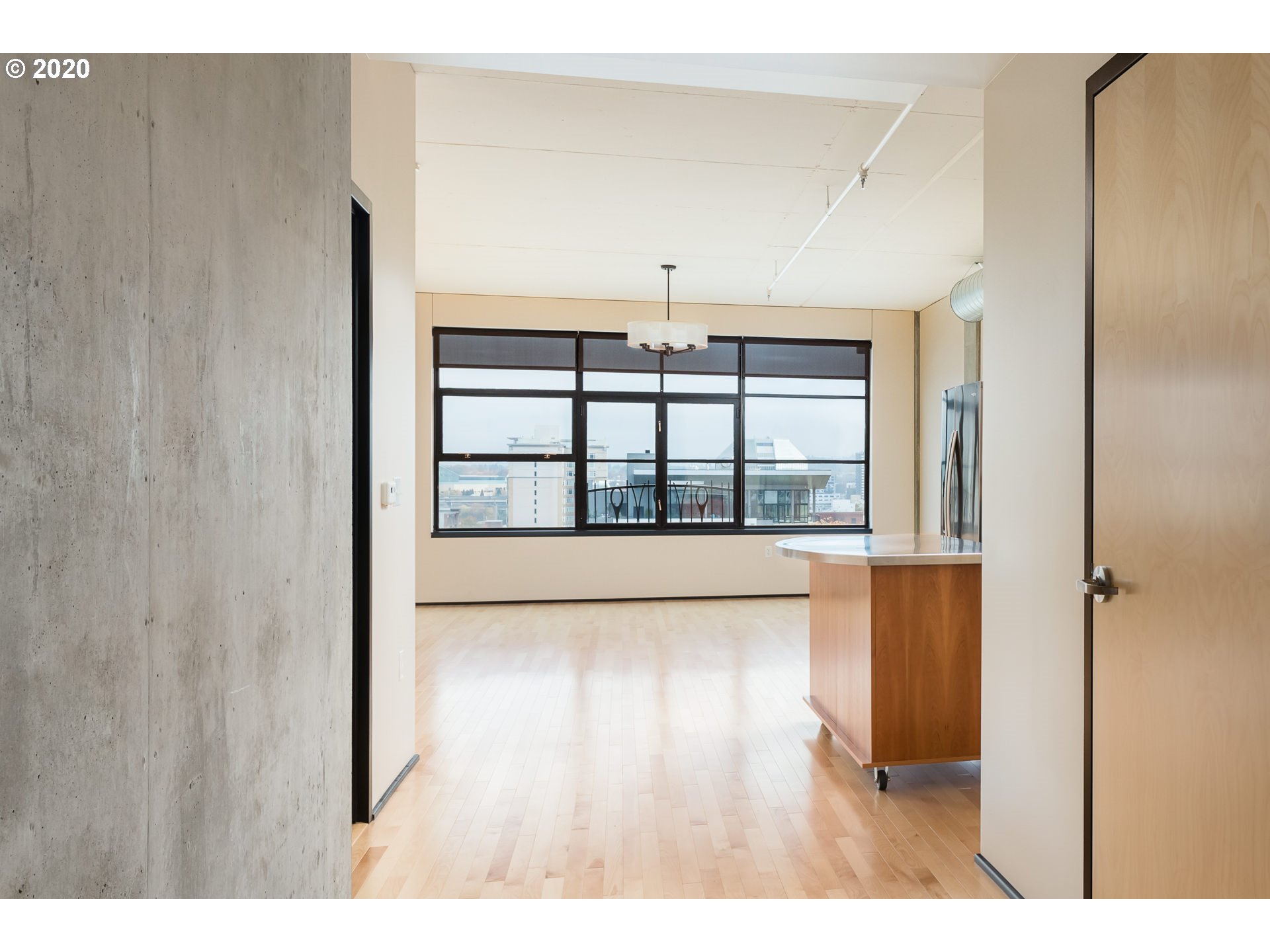 Photo #5: 20526633 Listing 