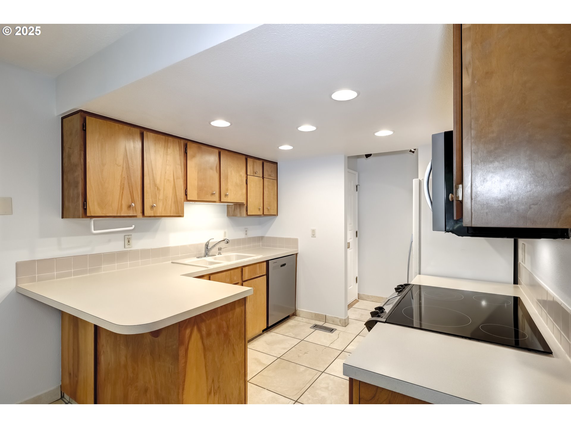Photo #10: 205278477 Listing: Photo #10