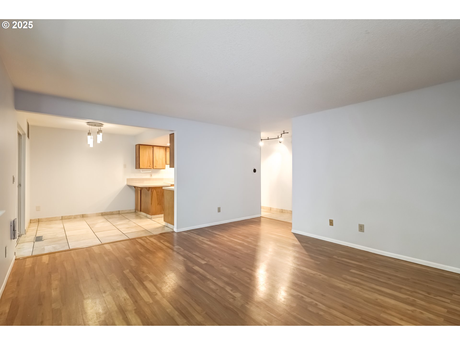 Photo #16: 205278477 Listing: Photo #16