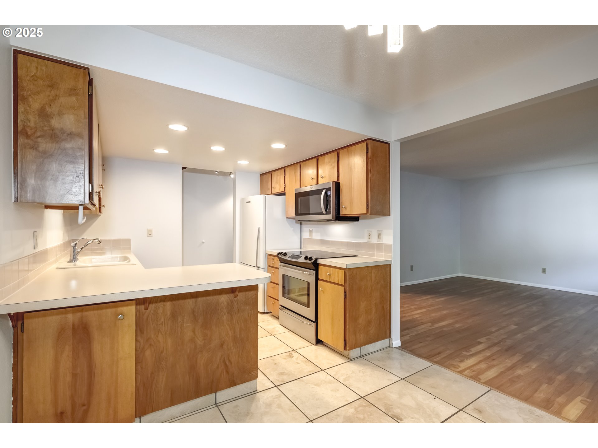 Photo #5: 205278477 Listing: Photo #5