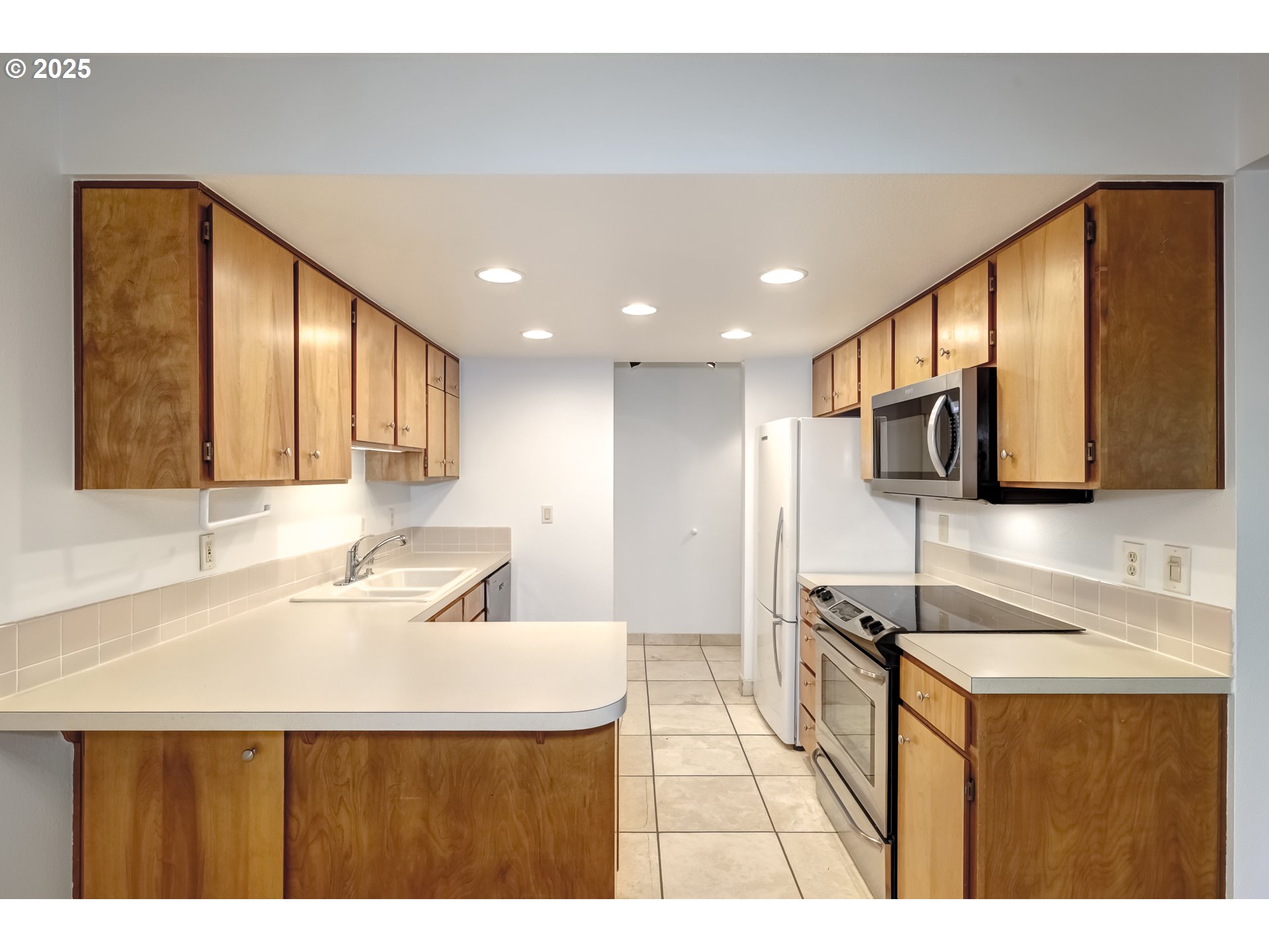 Photo #9: 205278477 Listing: Photo #9