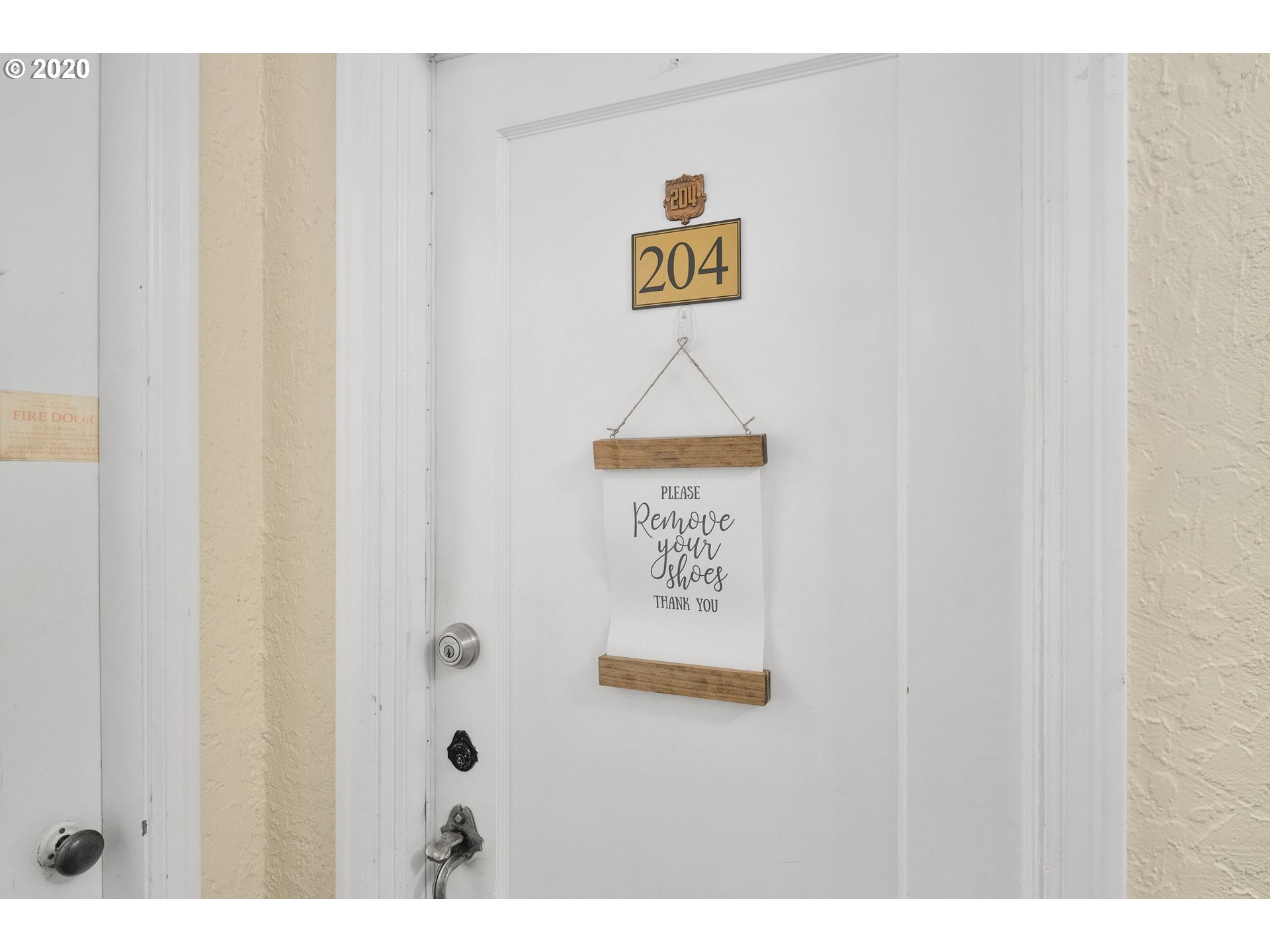 Photo #4: 20528466 Listing 