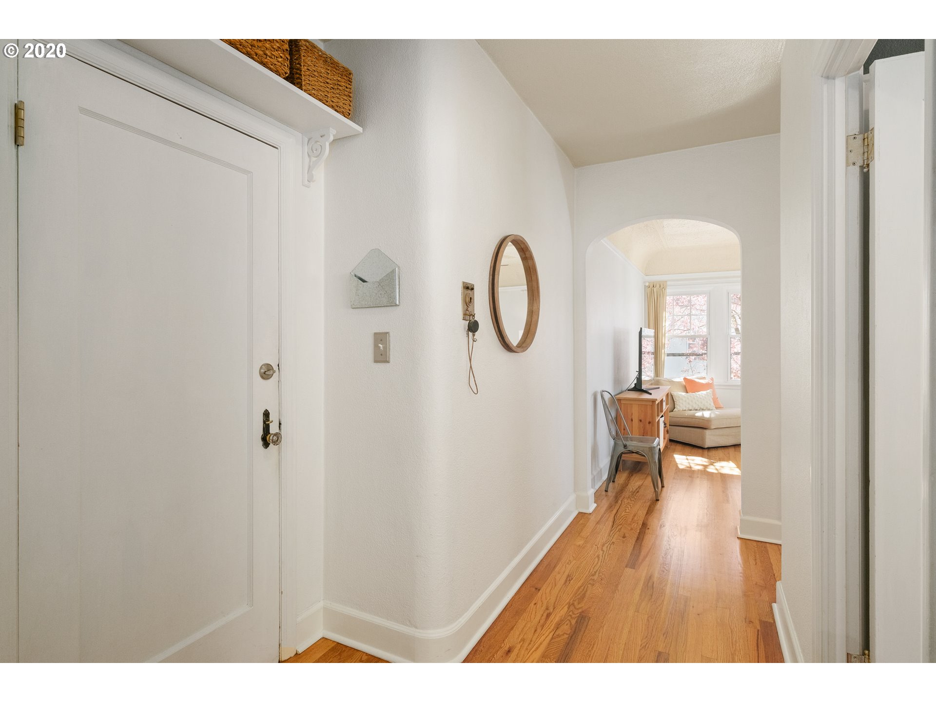 Photo #5: 20528466 Listing 