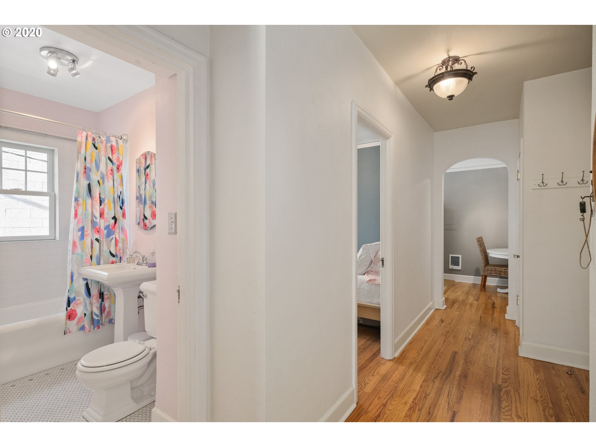 Photo #6: 20528466 Listing 