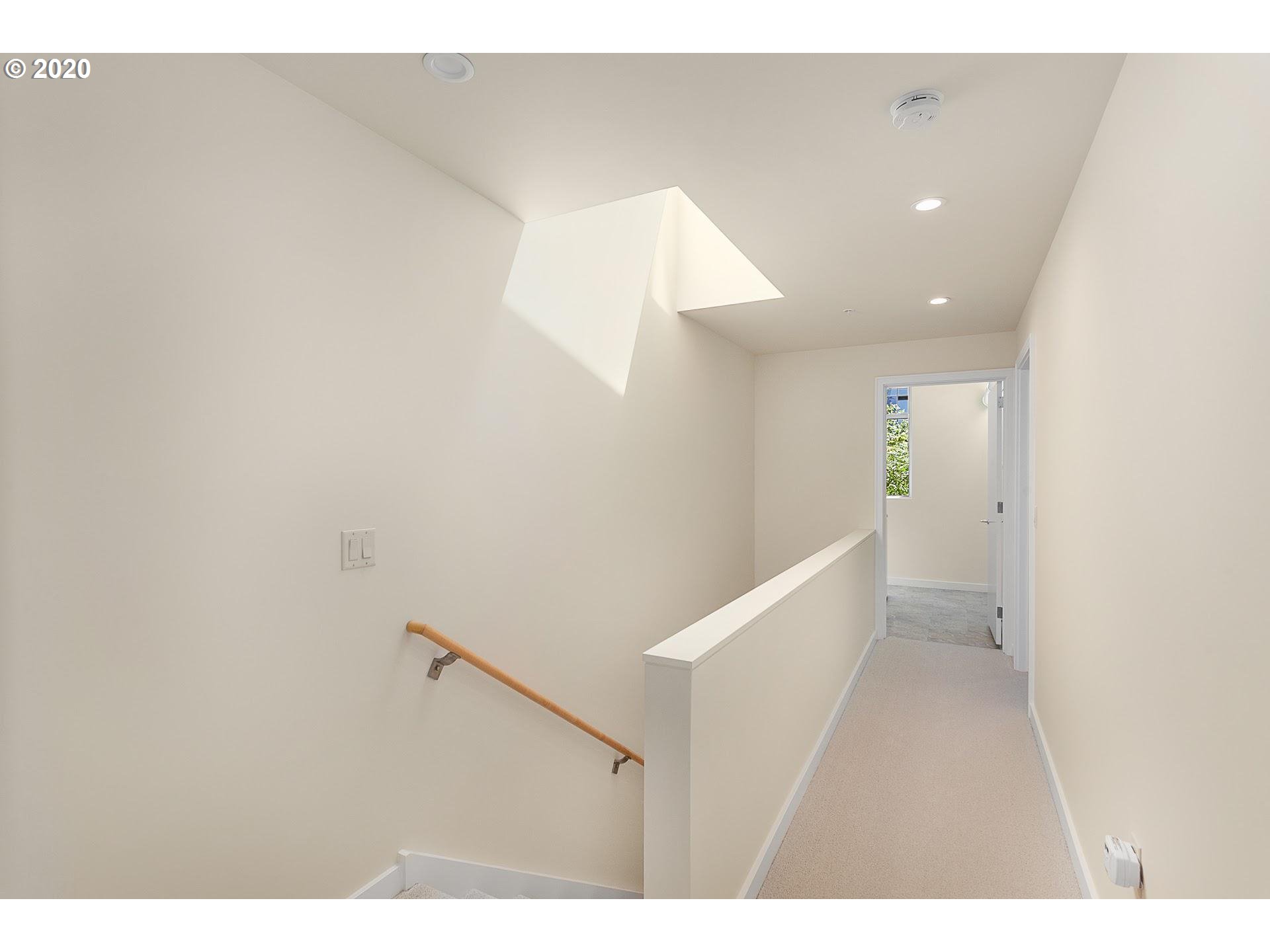 Photo #4: 20529131 Listing 