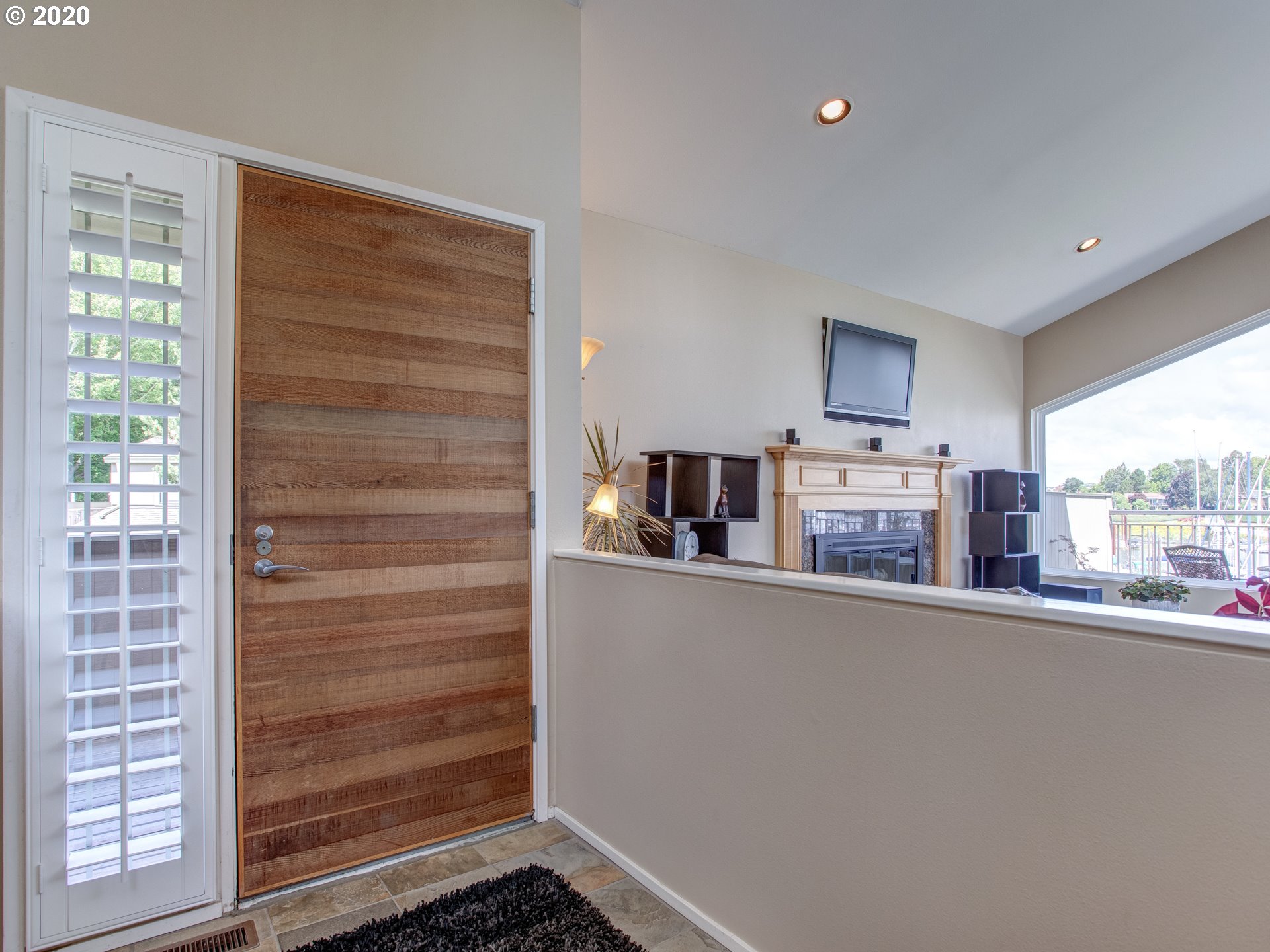 Photo #5: 20533001 Listing 