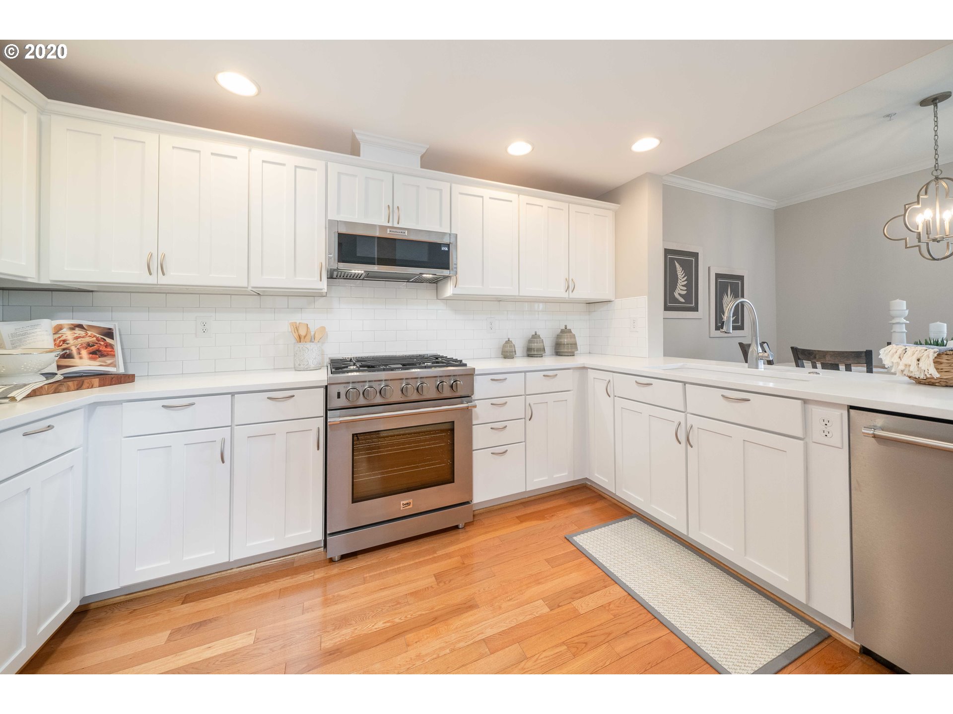 Photo #3: 20533268 Listing 