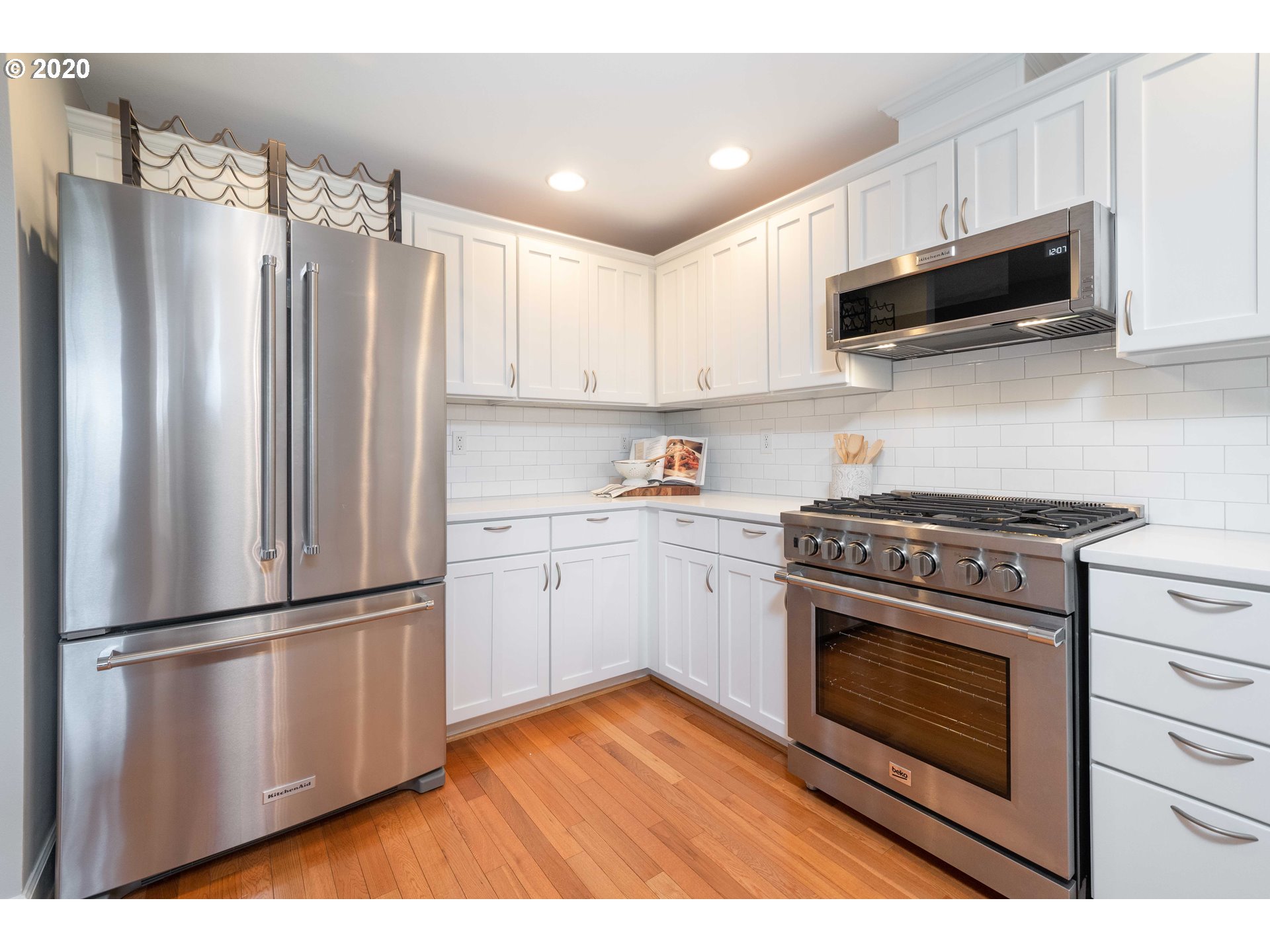 Photo #4: 20533268 Listing 