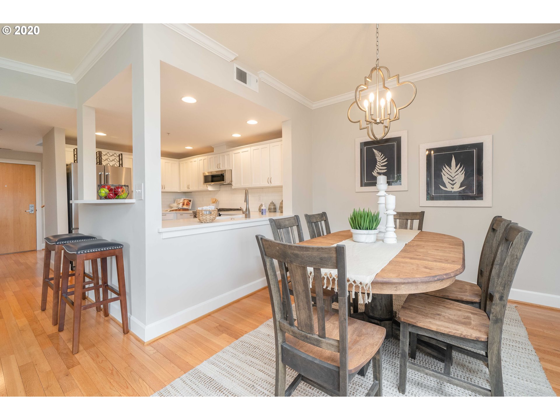 Photo #2: 20533268 Listing 