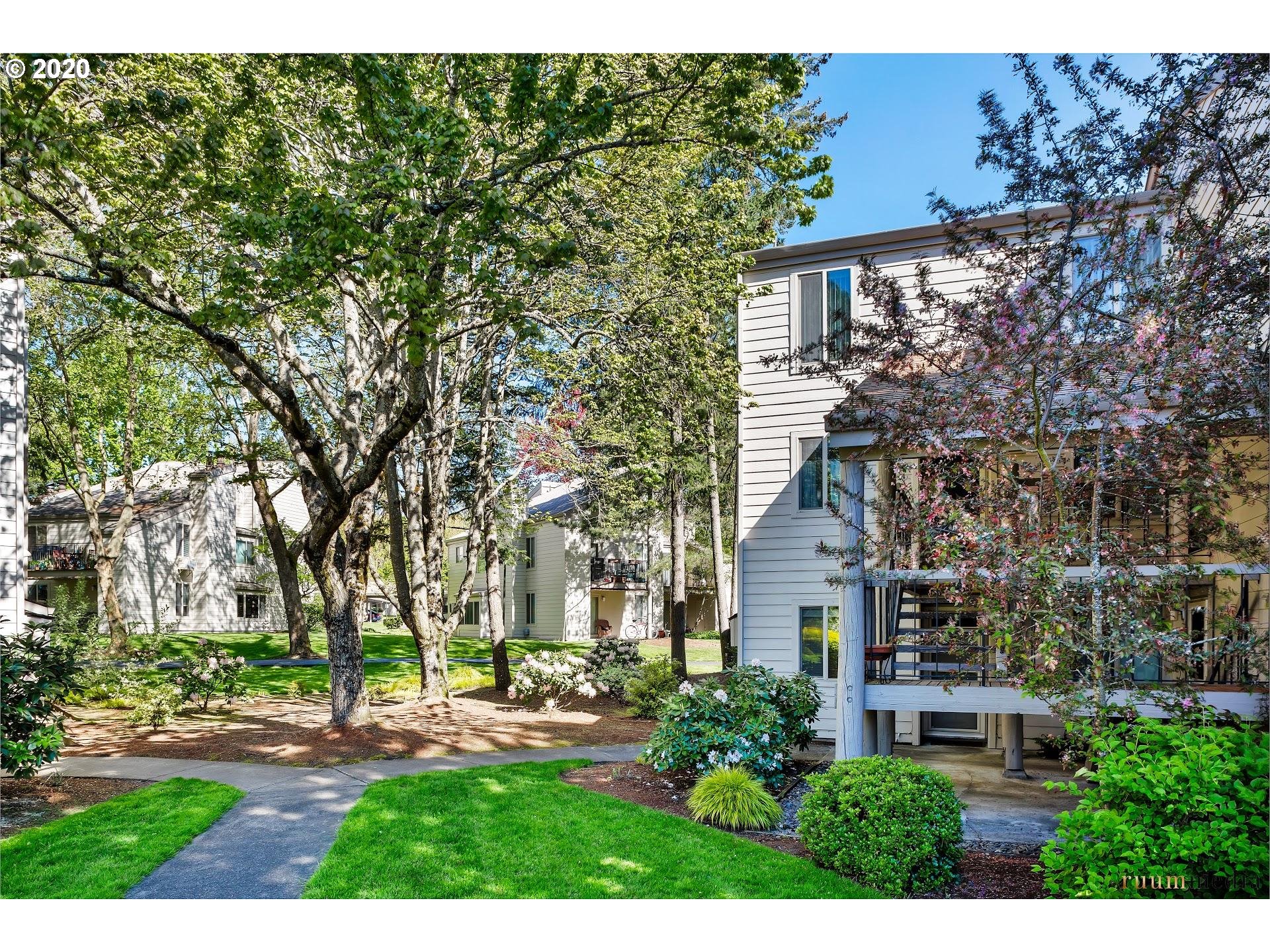 Photo #2: 20536168 Listing 