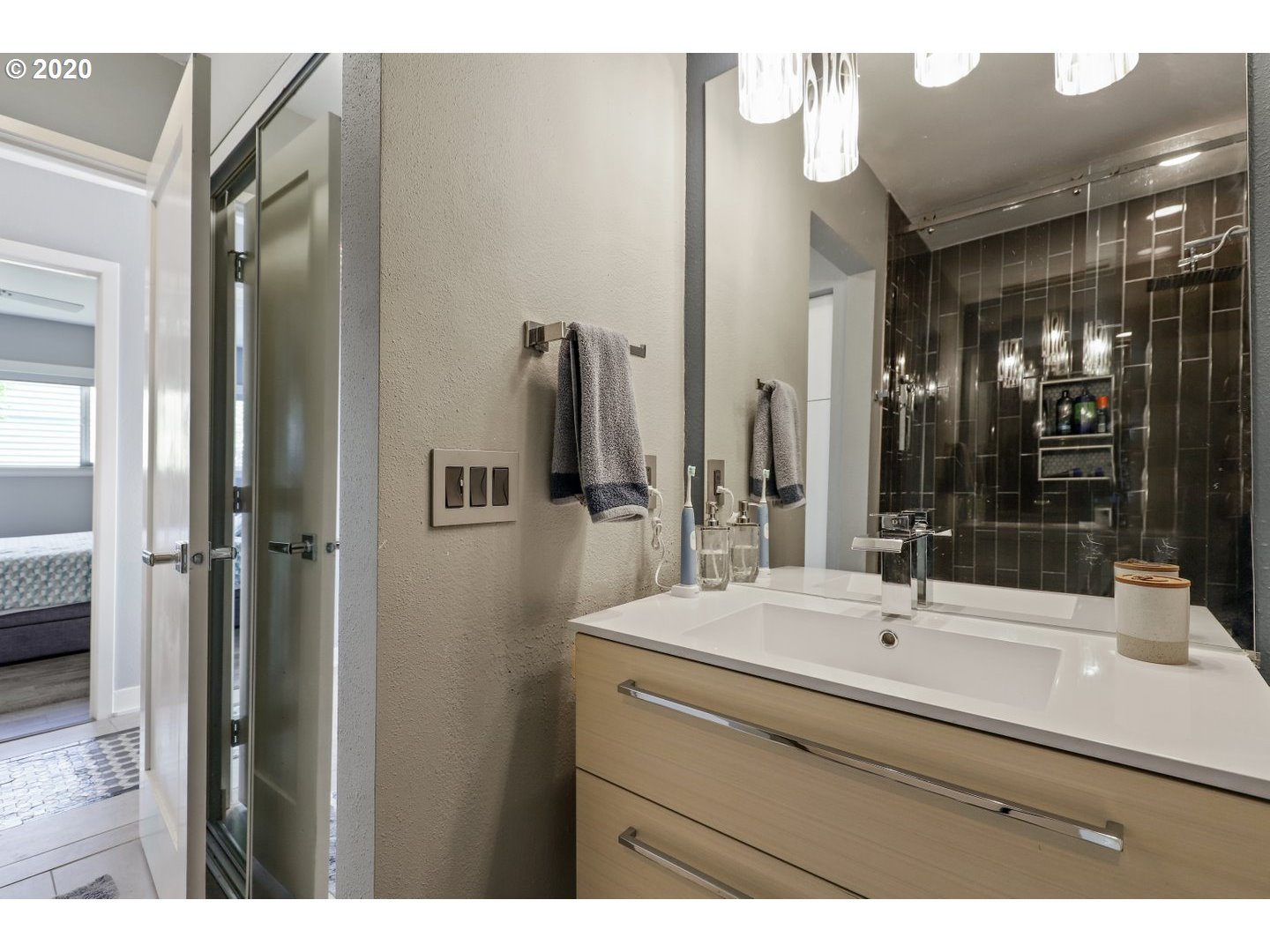 Photo #4: 20538045 Listing 