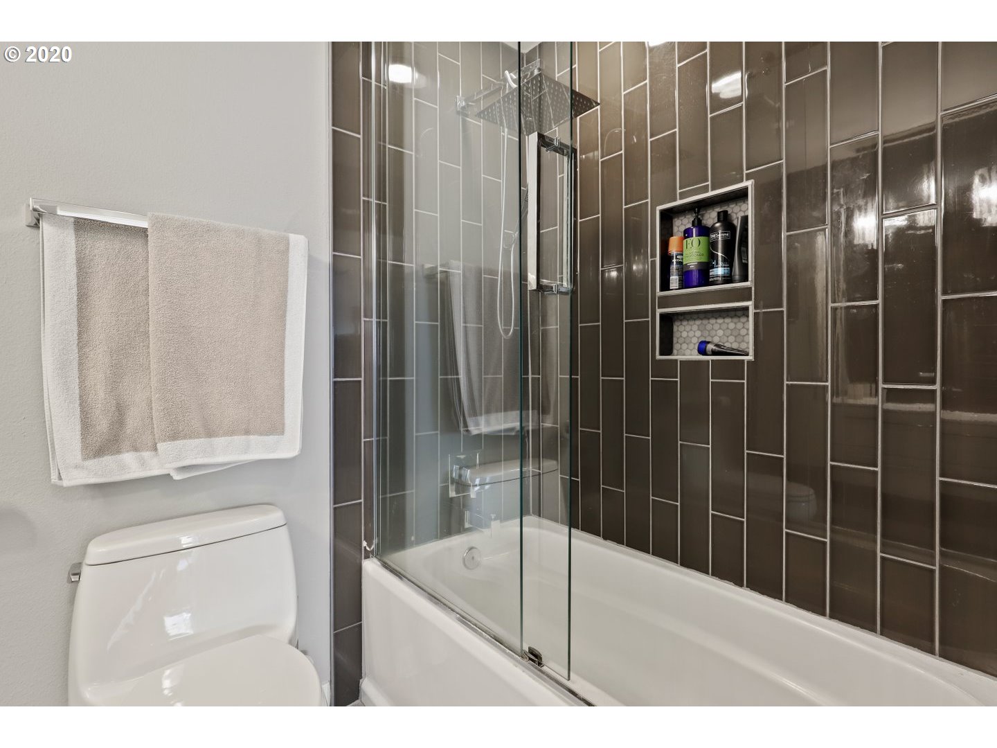Photo #2: 20538045 Listing 