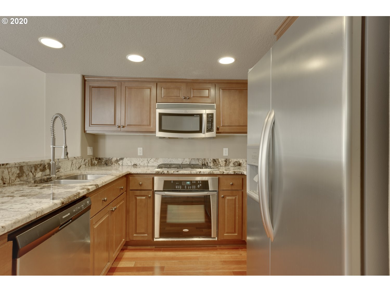 Photo #3: 20541653 Listing 
