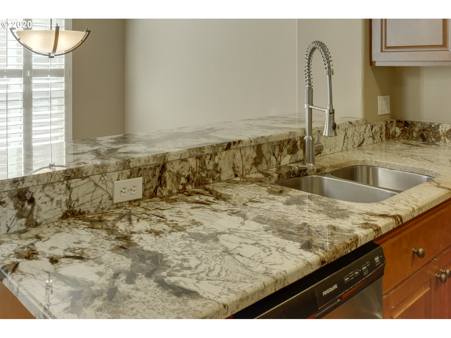 Photo #6: 20541653 Listing 
