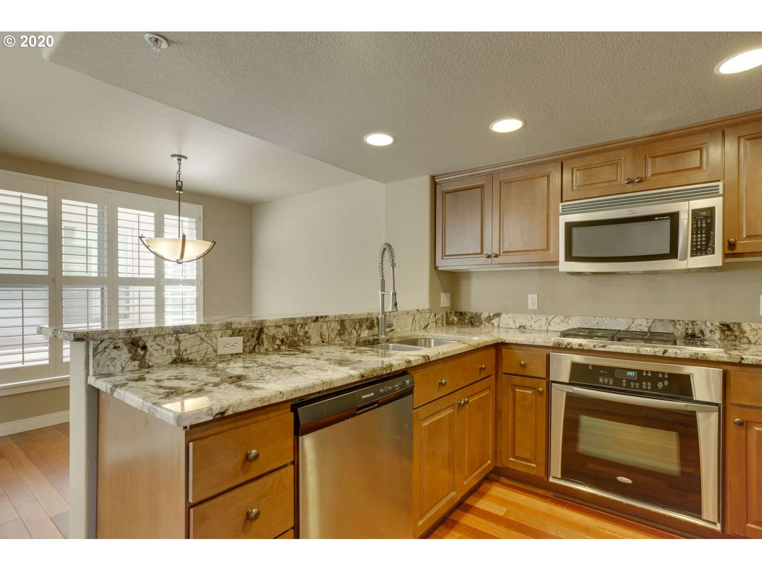 Photo #2: 20541653 Listing 