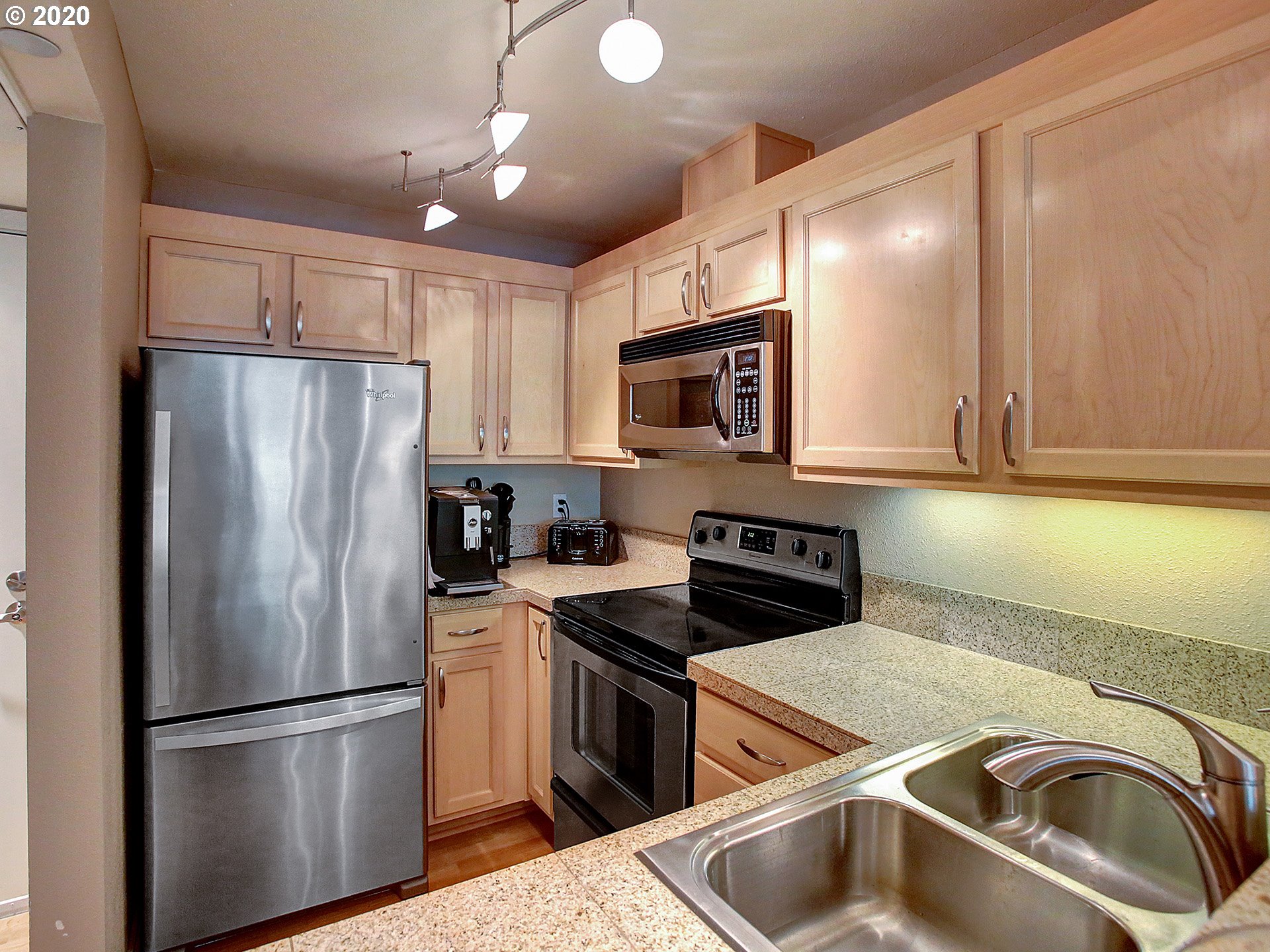 Photo #3: 20548428 Listing 