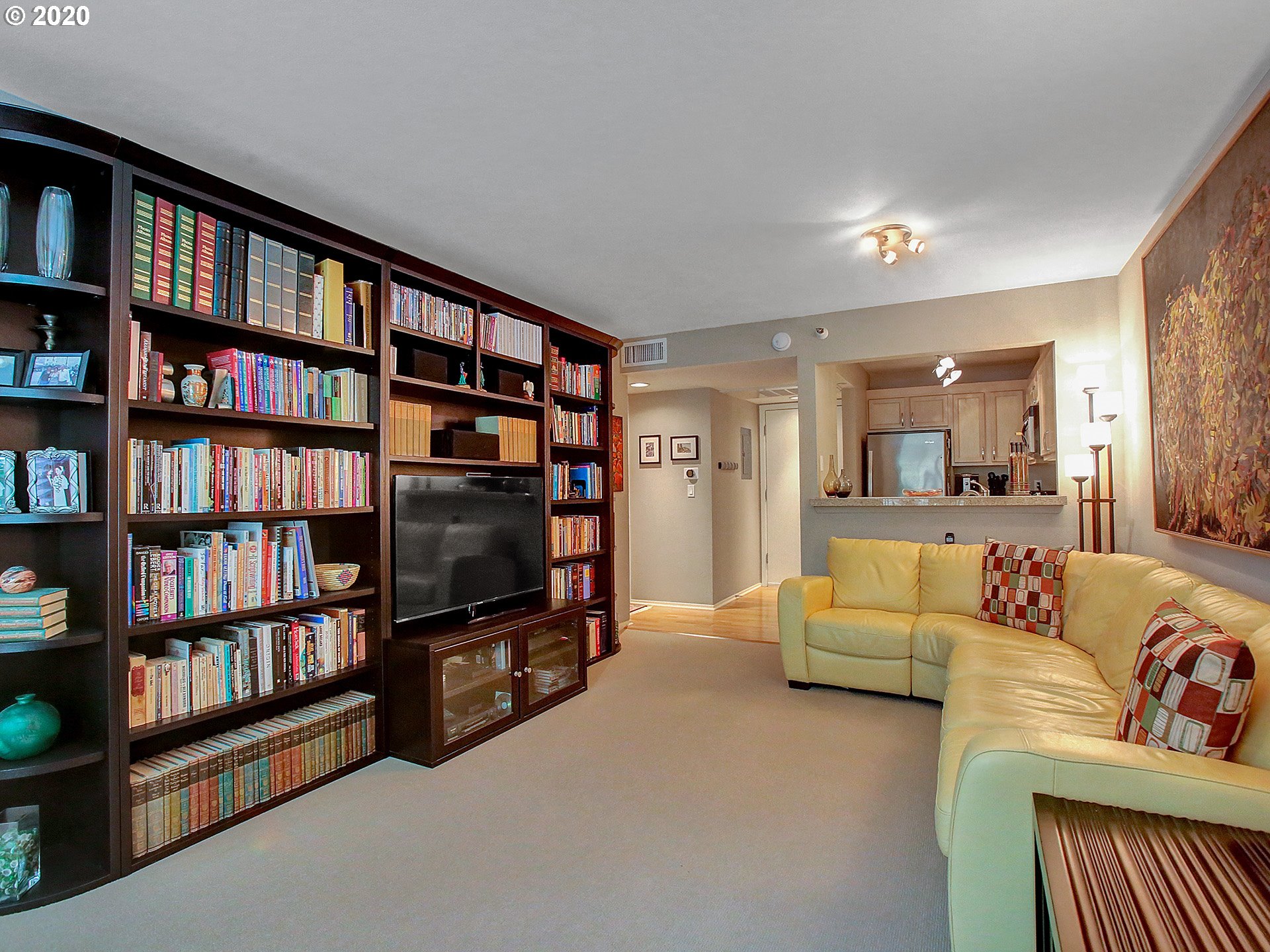 Photo #6: 20548428 Listing 