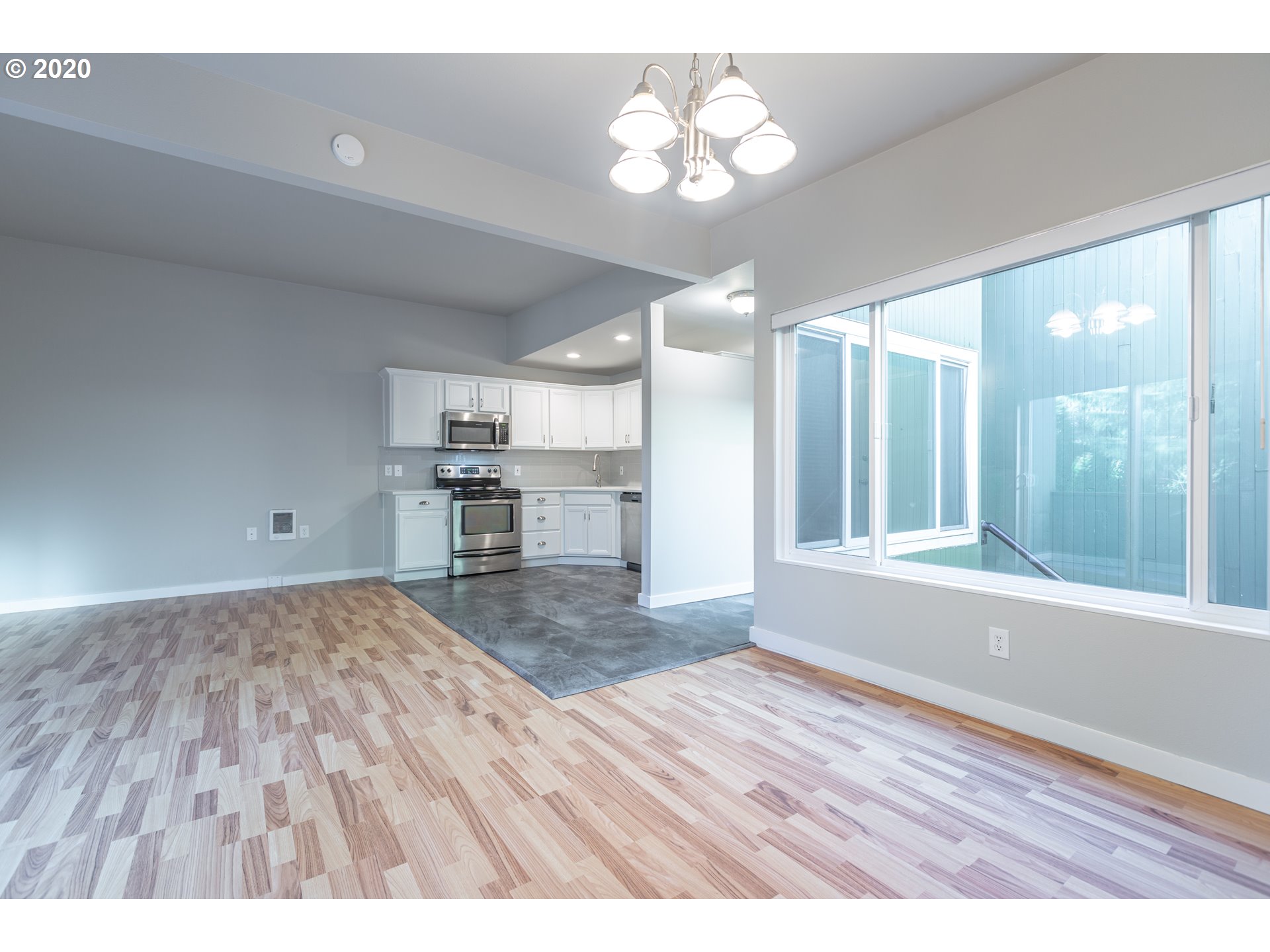 Photo #4: 20549326 Listing 