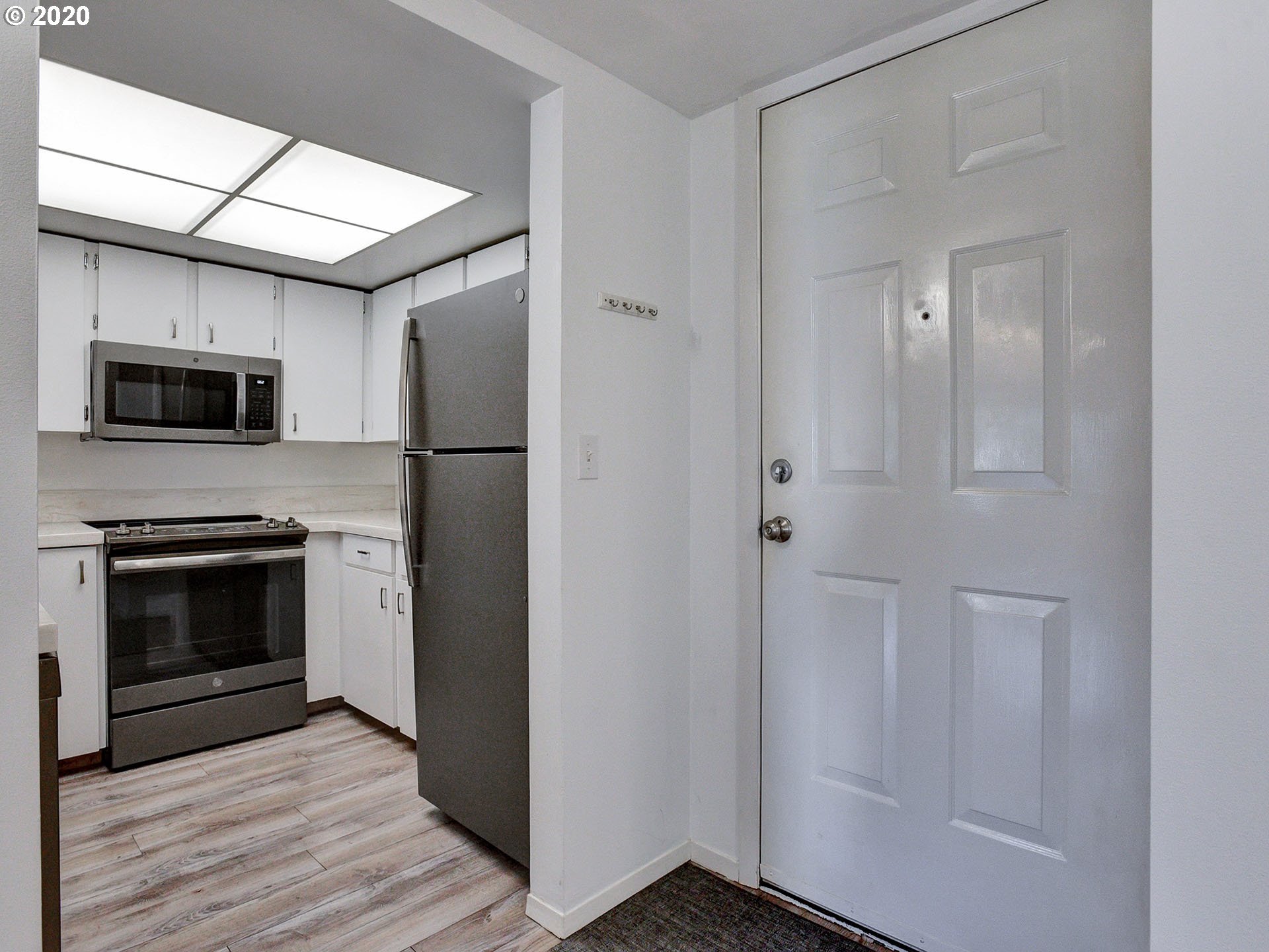 Photo #4: 20553064 Listing 
