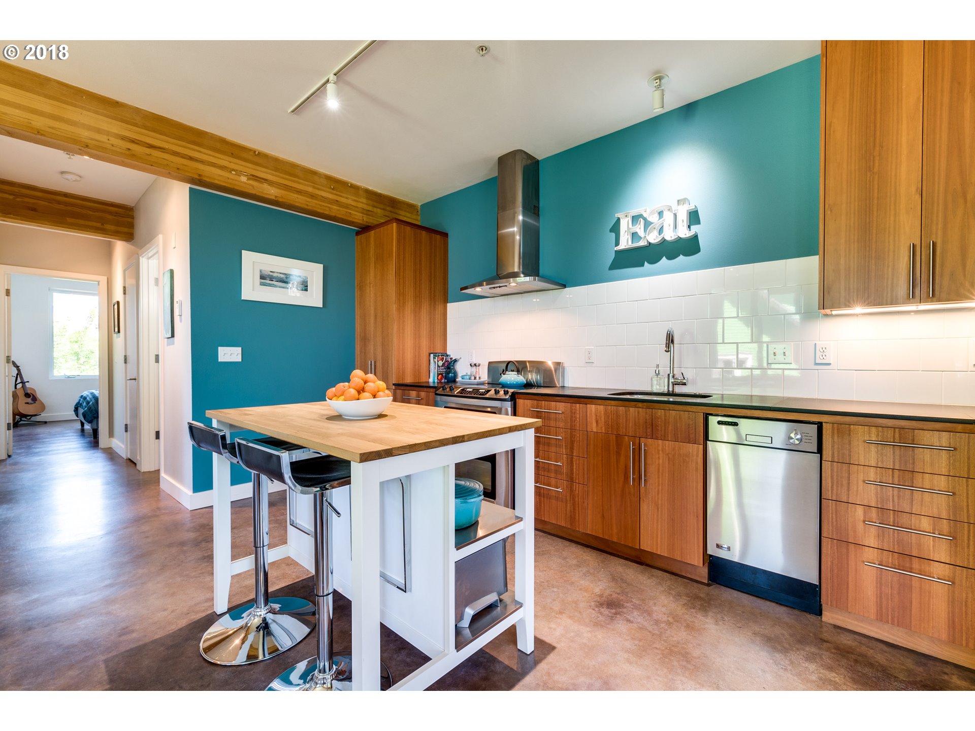 Photo #5: 20553759 Listing 