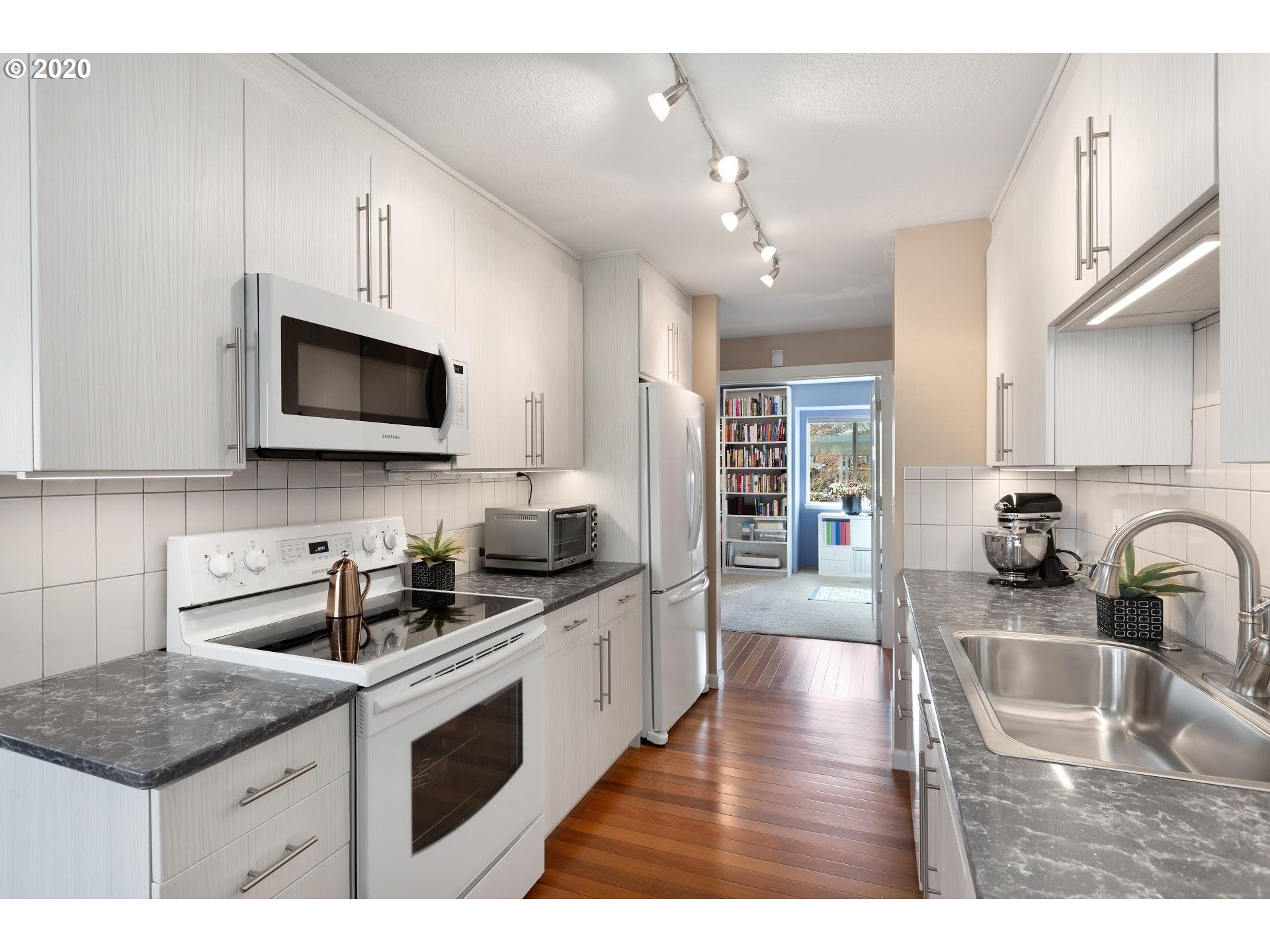 Photo #2: 20554745 Listing 