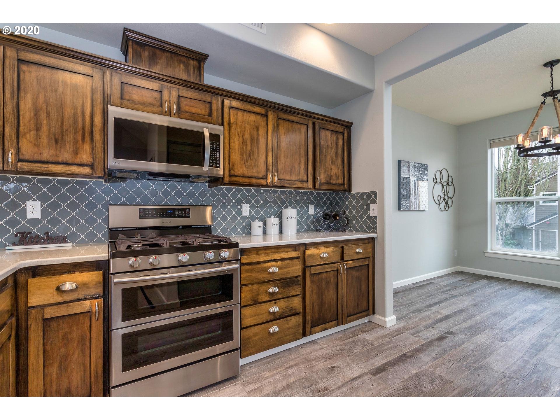 Photo #2: 20556583 Listing 