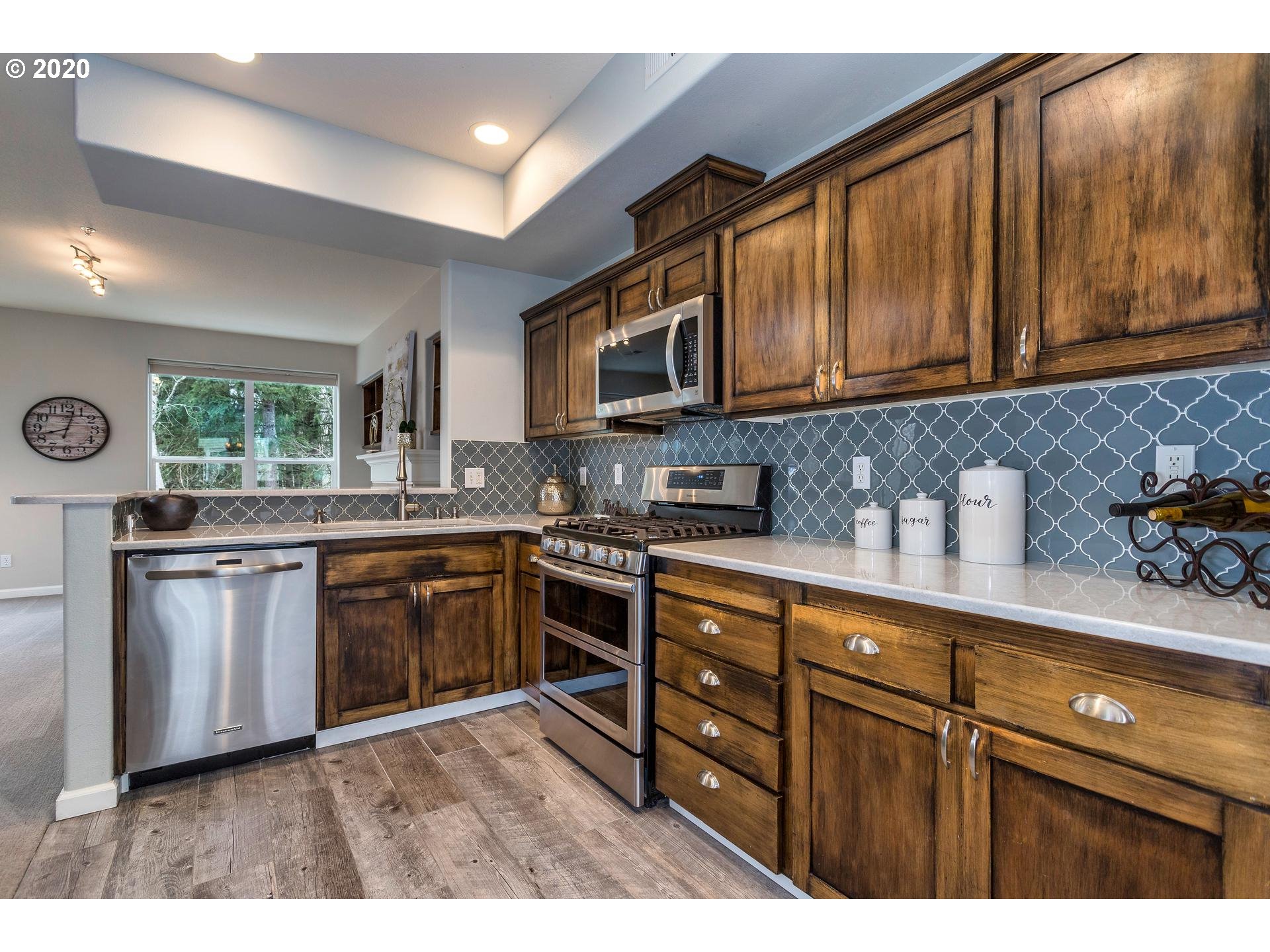 Photo #3: 20556583 Listing 