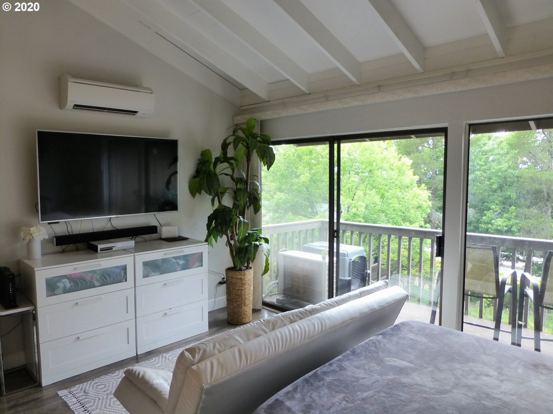 Photo #5: 20559396 Listing 