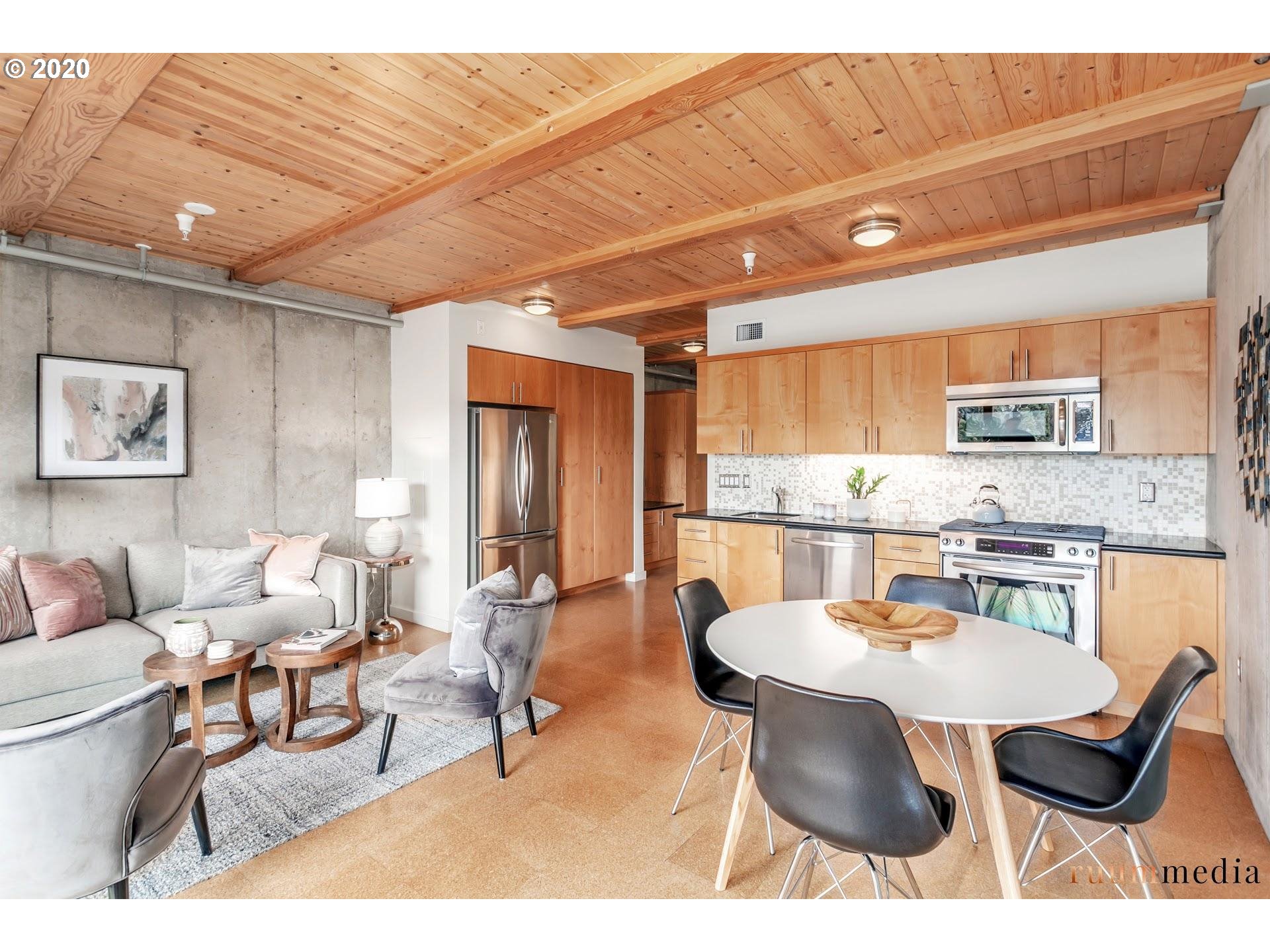Photo #5: 20561027 Listing 