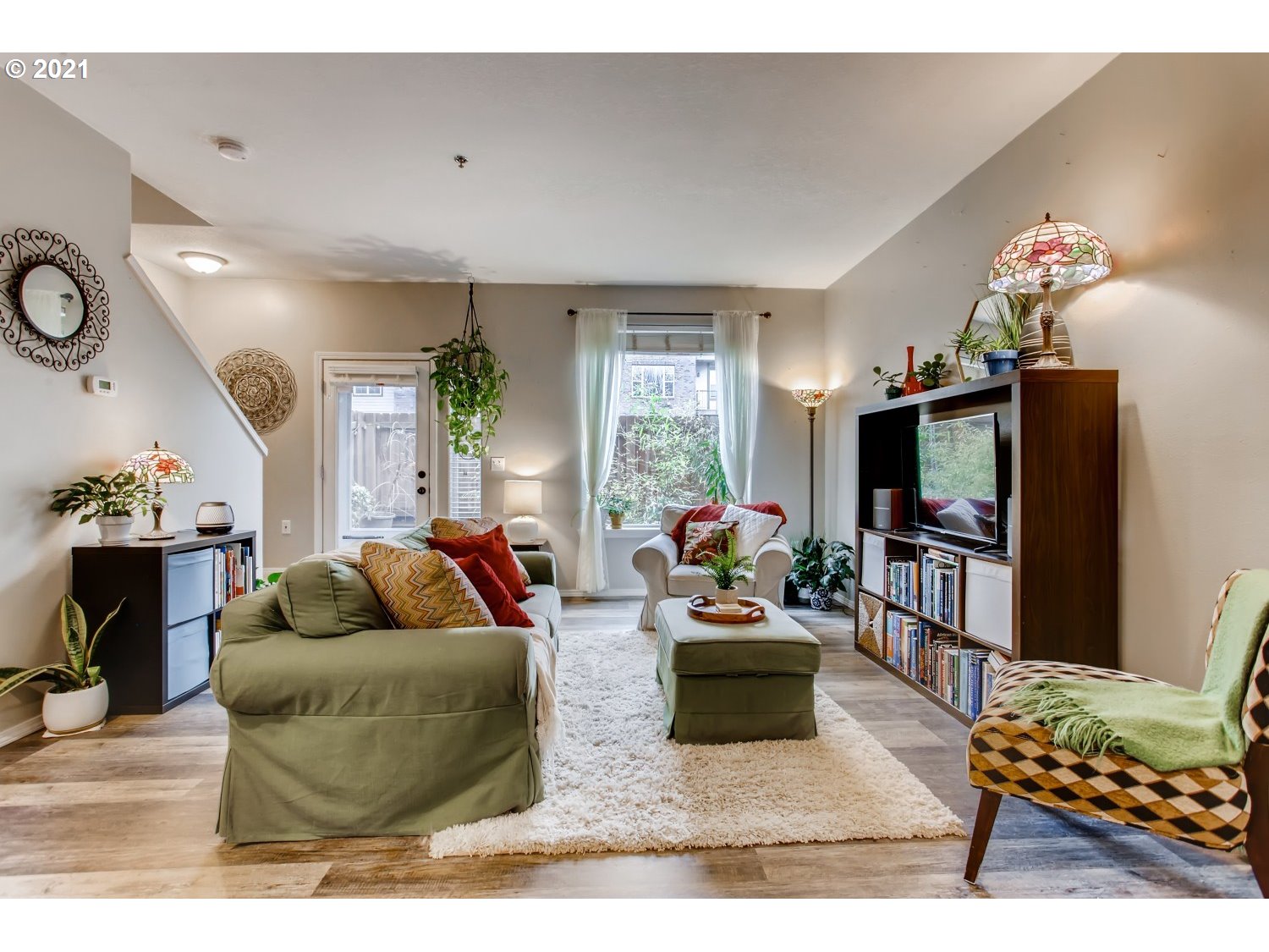 Photo #2: 20561227 Listing 