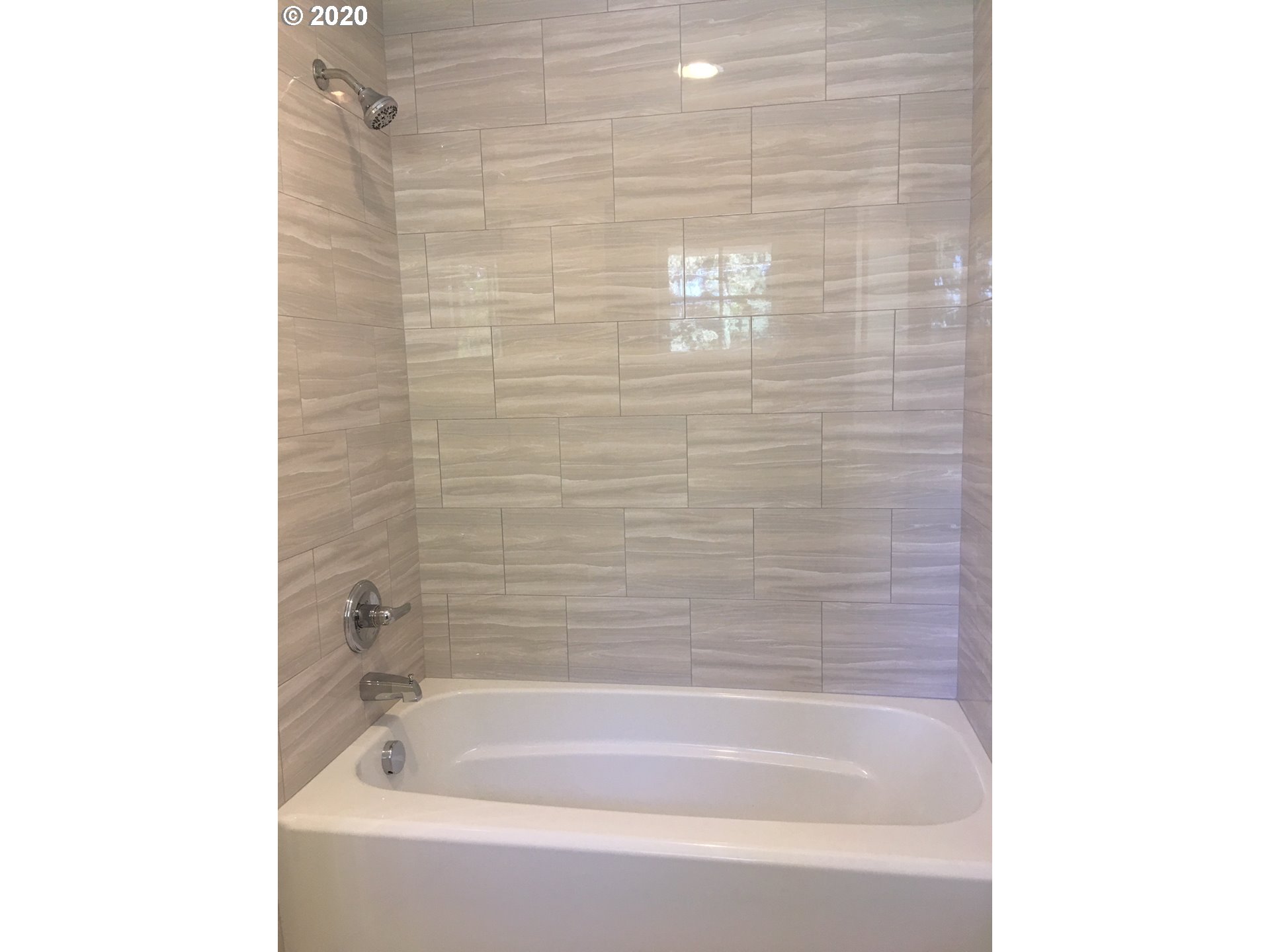 Photo #3: 20569968 Listing 