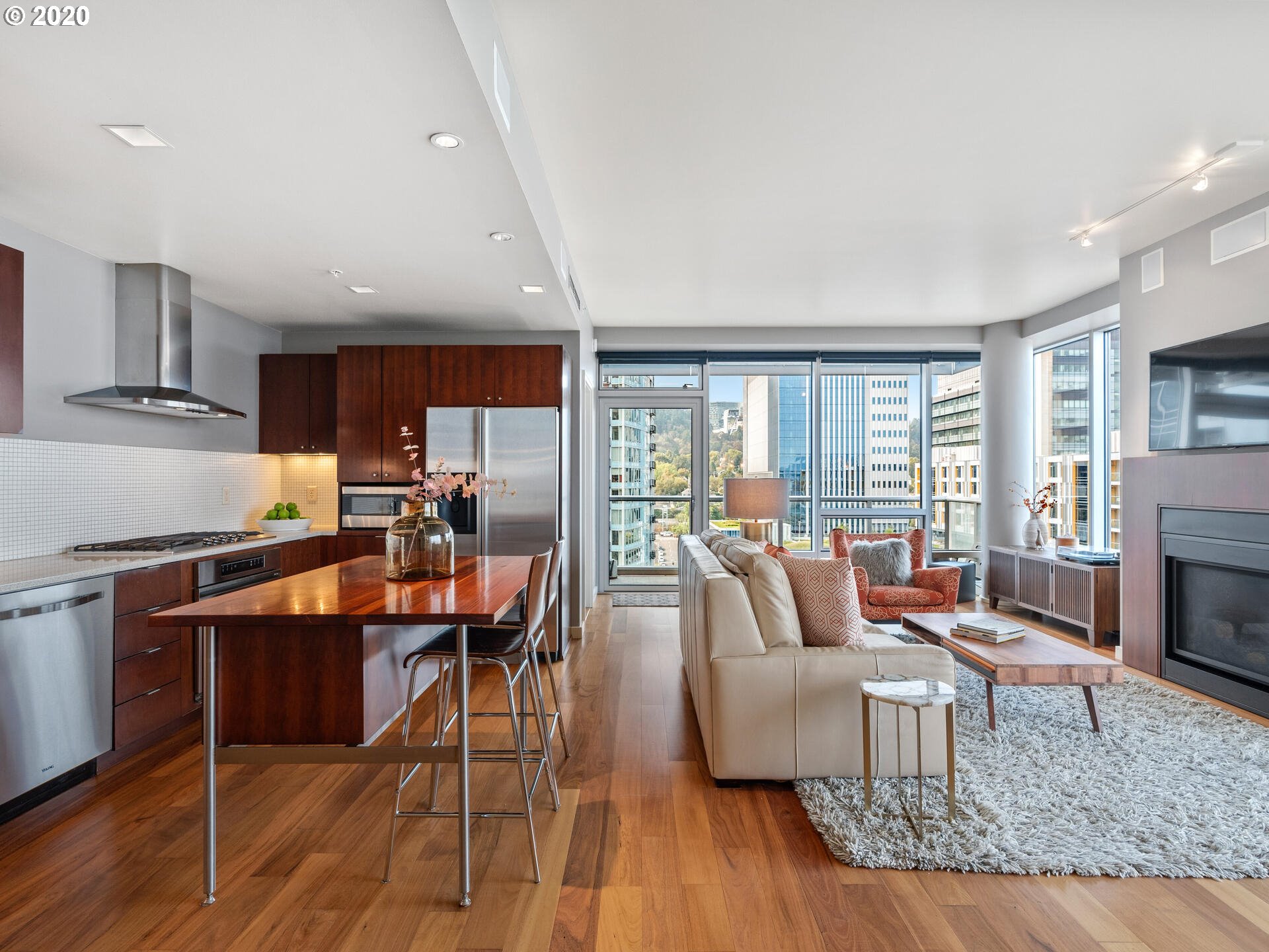 Photo #3: 20577104 Listing 