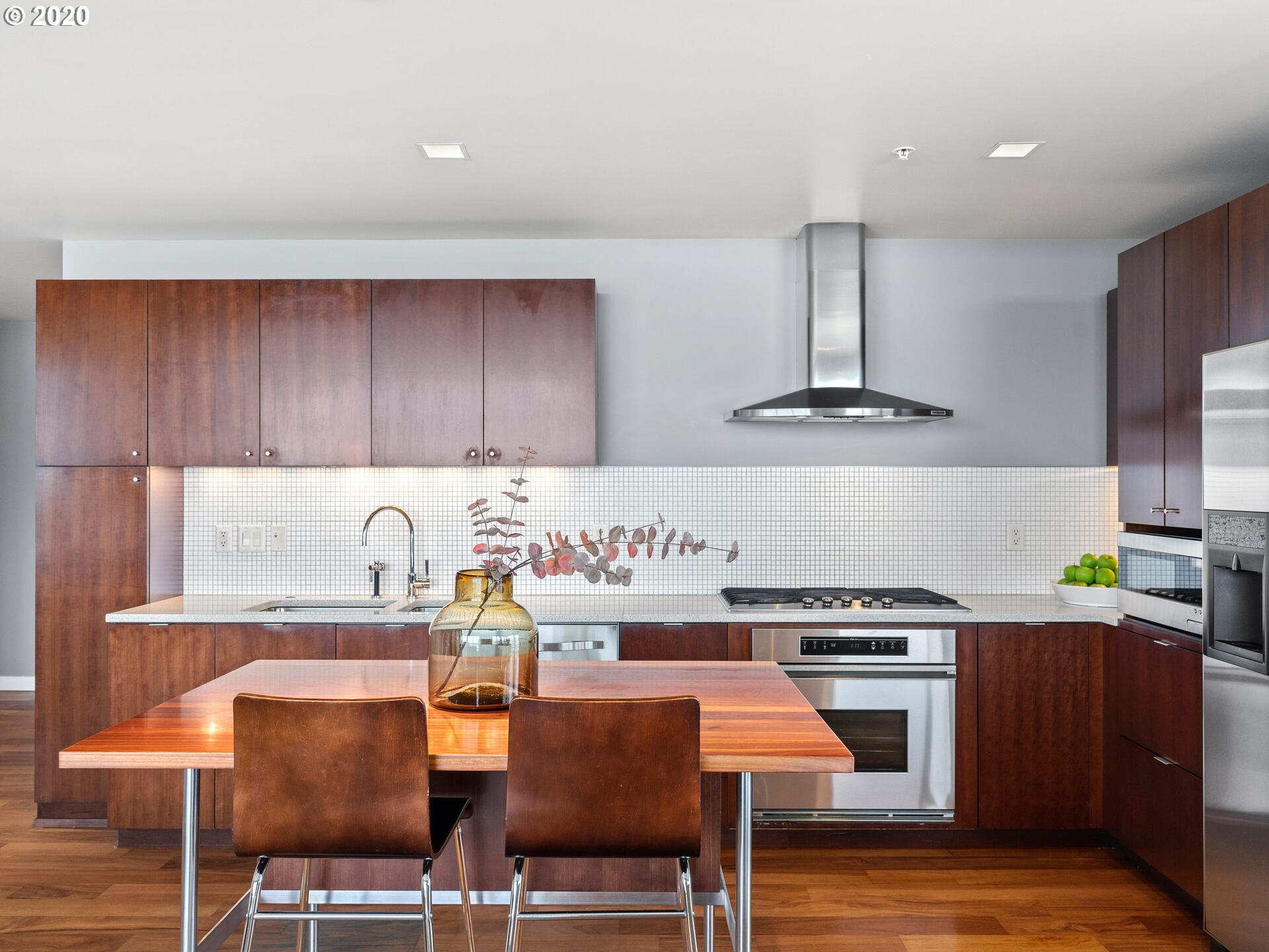 Photo #5: 20577104 Listing 